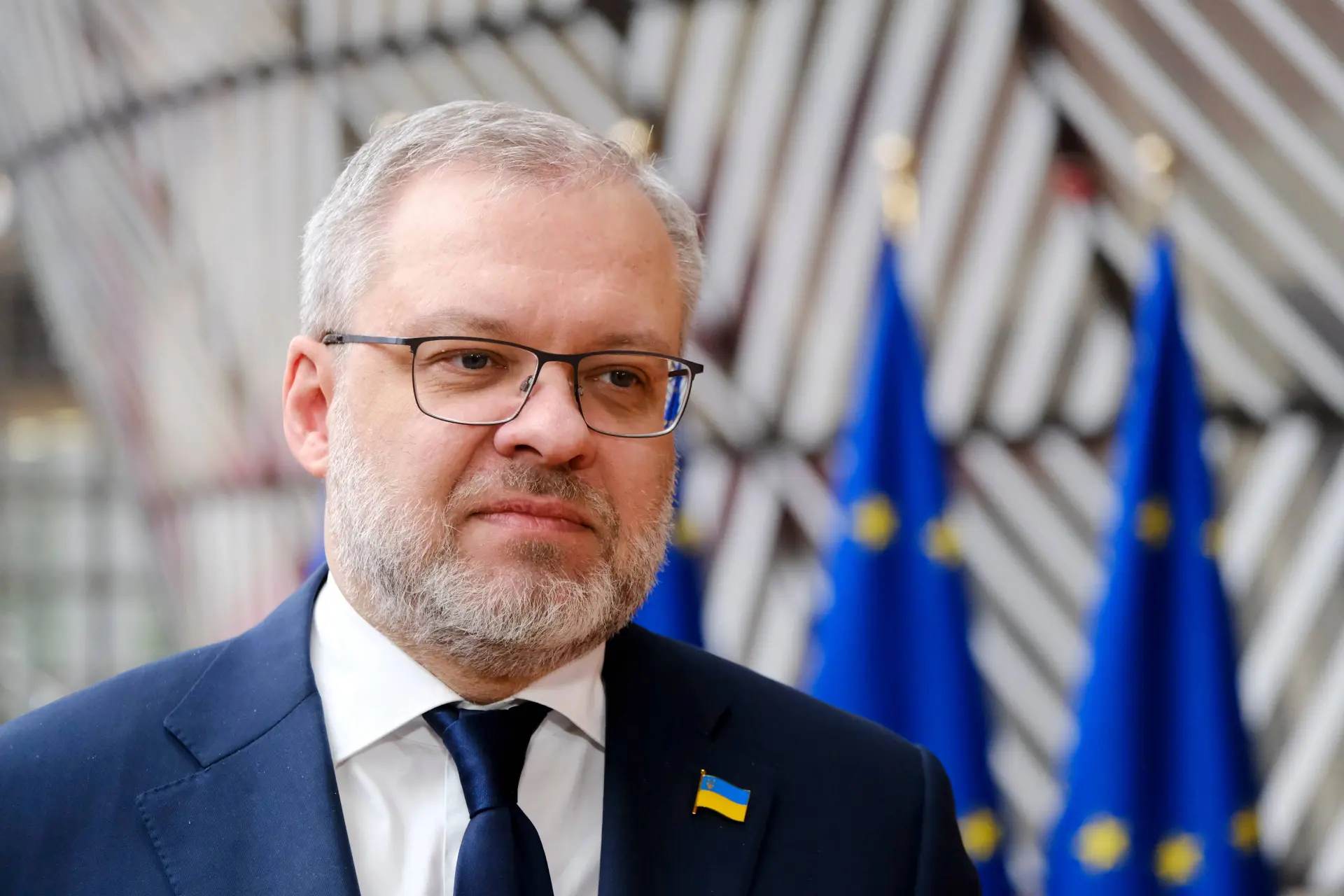 CORRUPTIE IN KIEV: Minister probeert land te ontvluchten met miljoenenbuit - 'Geld ging naar Rusland!'