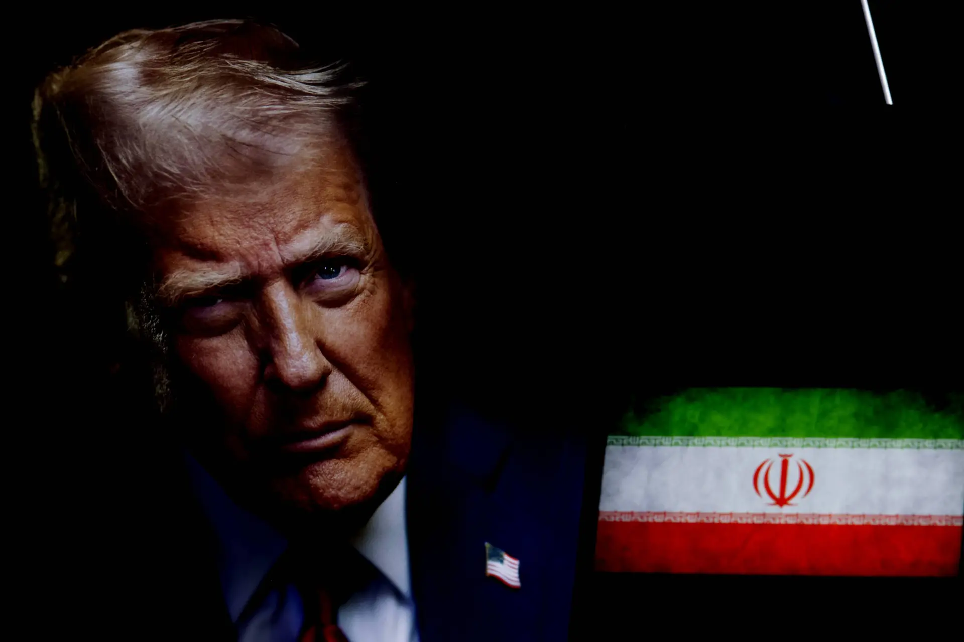 WERELD HOUDT ADEM IN: Enorme VS-armada klaar voor oorlog met Iran - 'Kwestie van dagen!'