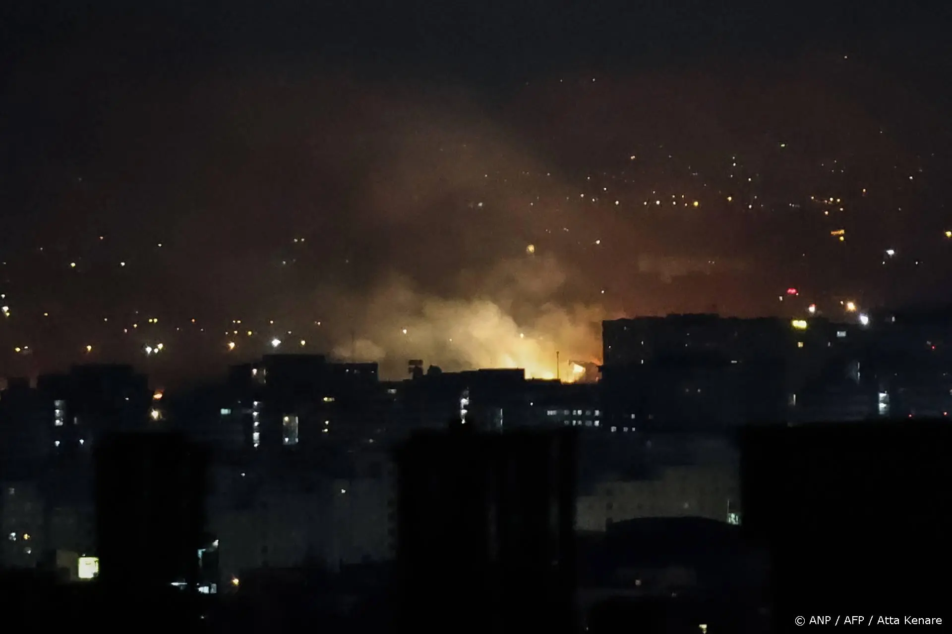 Luide explosie in Teheran, Israël kondigt golf luchtaanvallen aan