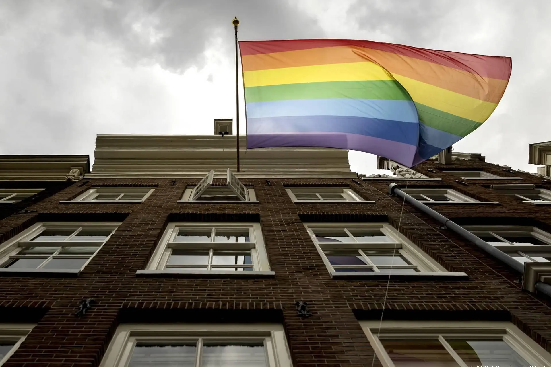 COC: Nederland moet weer vooroplopen bij lhbti+-rechten