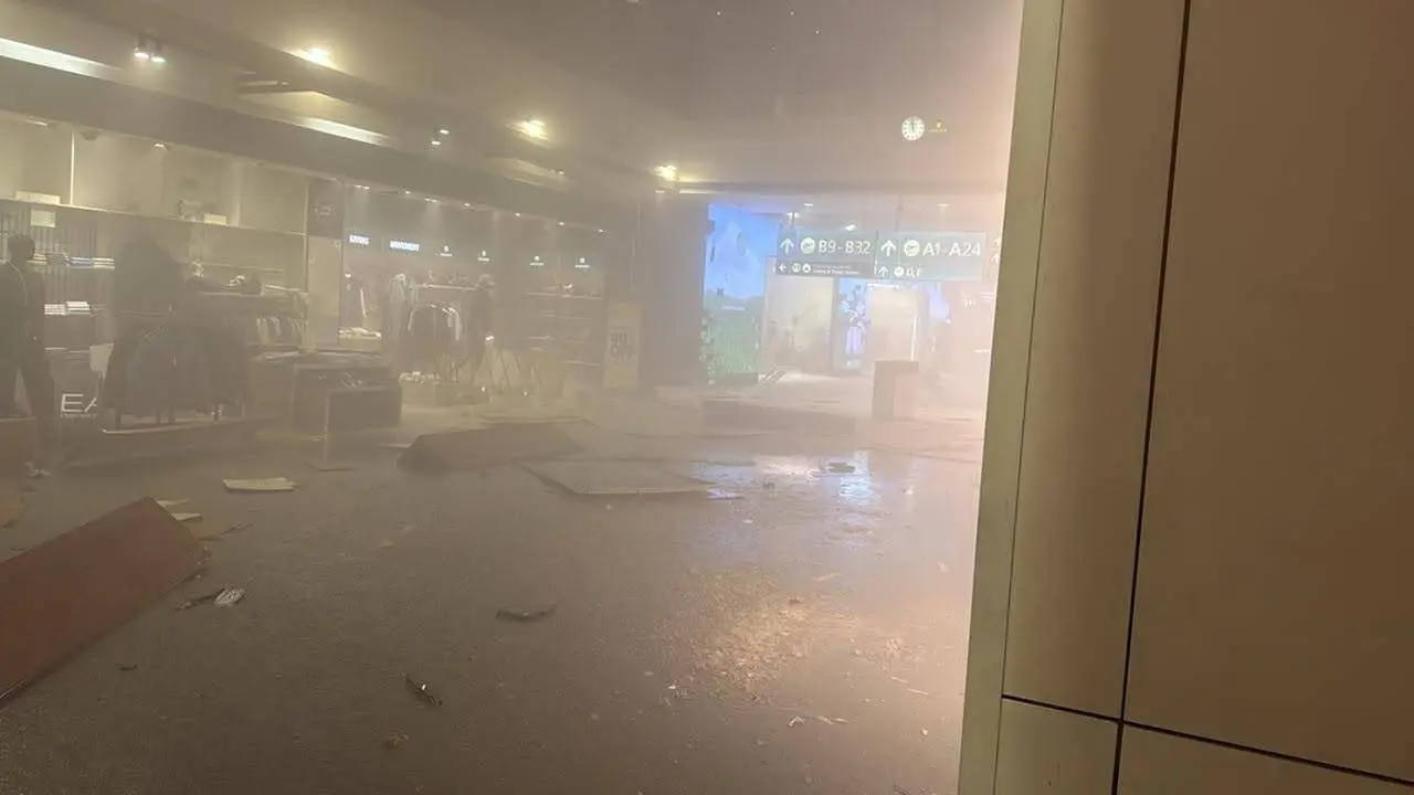 Wereldwijde paniek: Iraanse kamikazedrones bombarderen gigantische luchthaven van Dubai