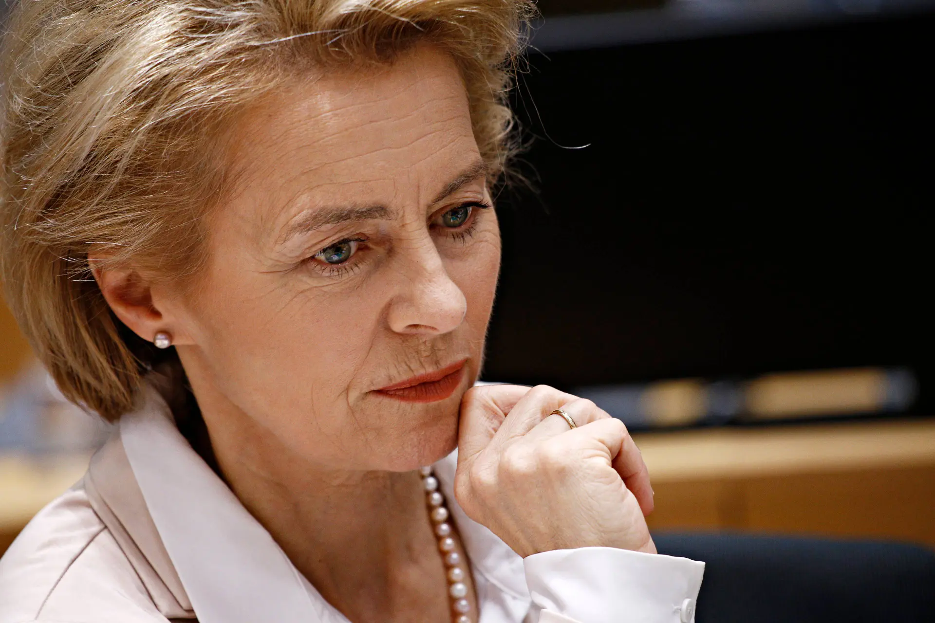Zelfs Brussel smeekt om lagere belasting, maar VVD-minister Heinen weigert in te grijpen