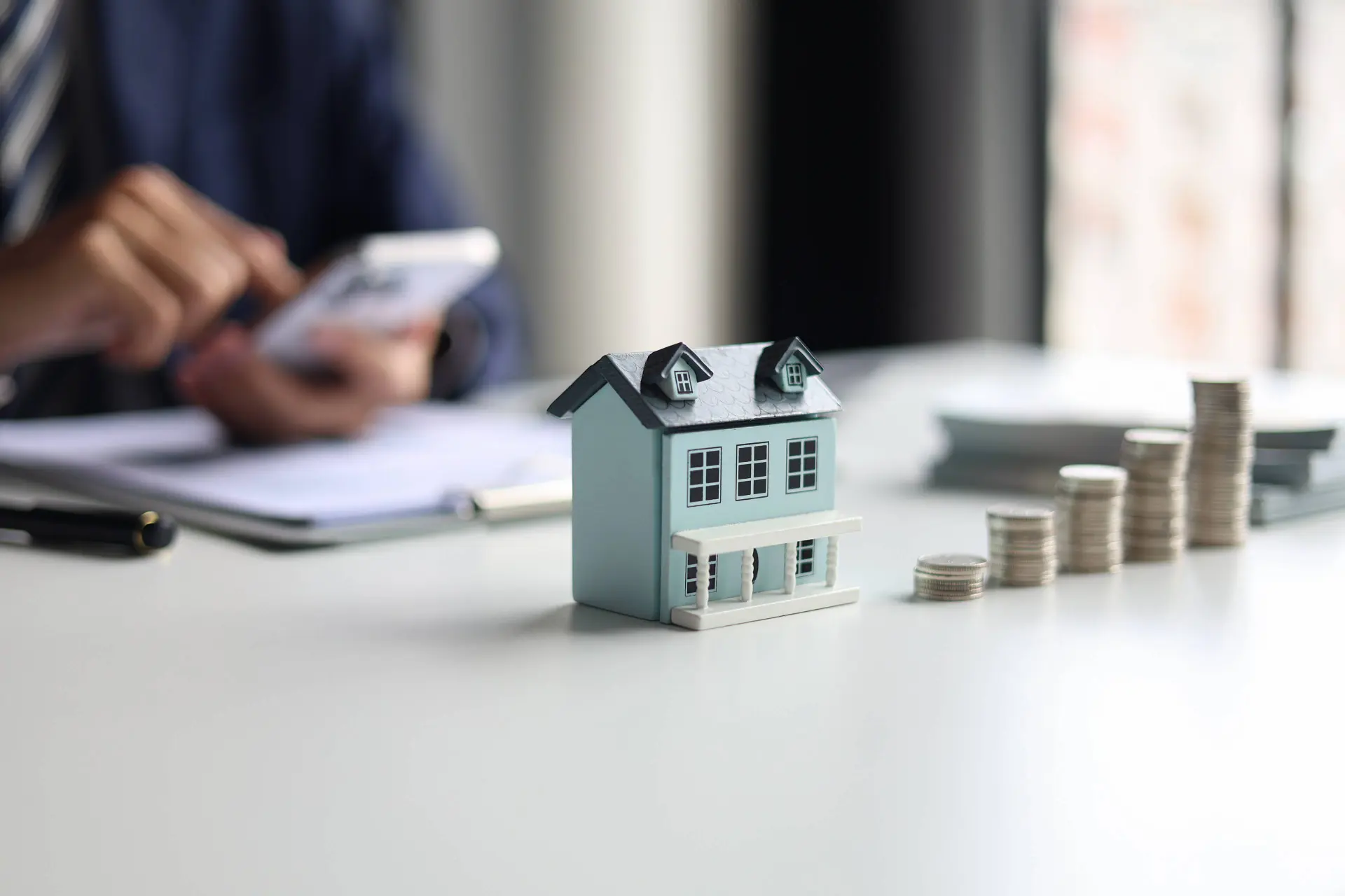 ABN Amro trekt aan de bel: jongeren betalen zich scheel na kopen huis, 'woonlasten zelfs hoger dan bij huur'
