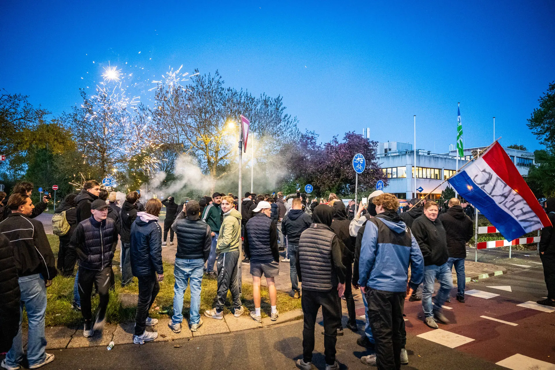 Haagse paniek om massale AZC-protesten: Kartel drukt dwangwet door terwijl roekeloos COA dorpen verwoest