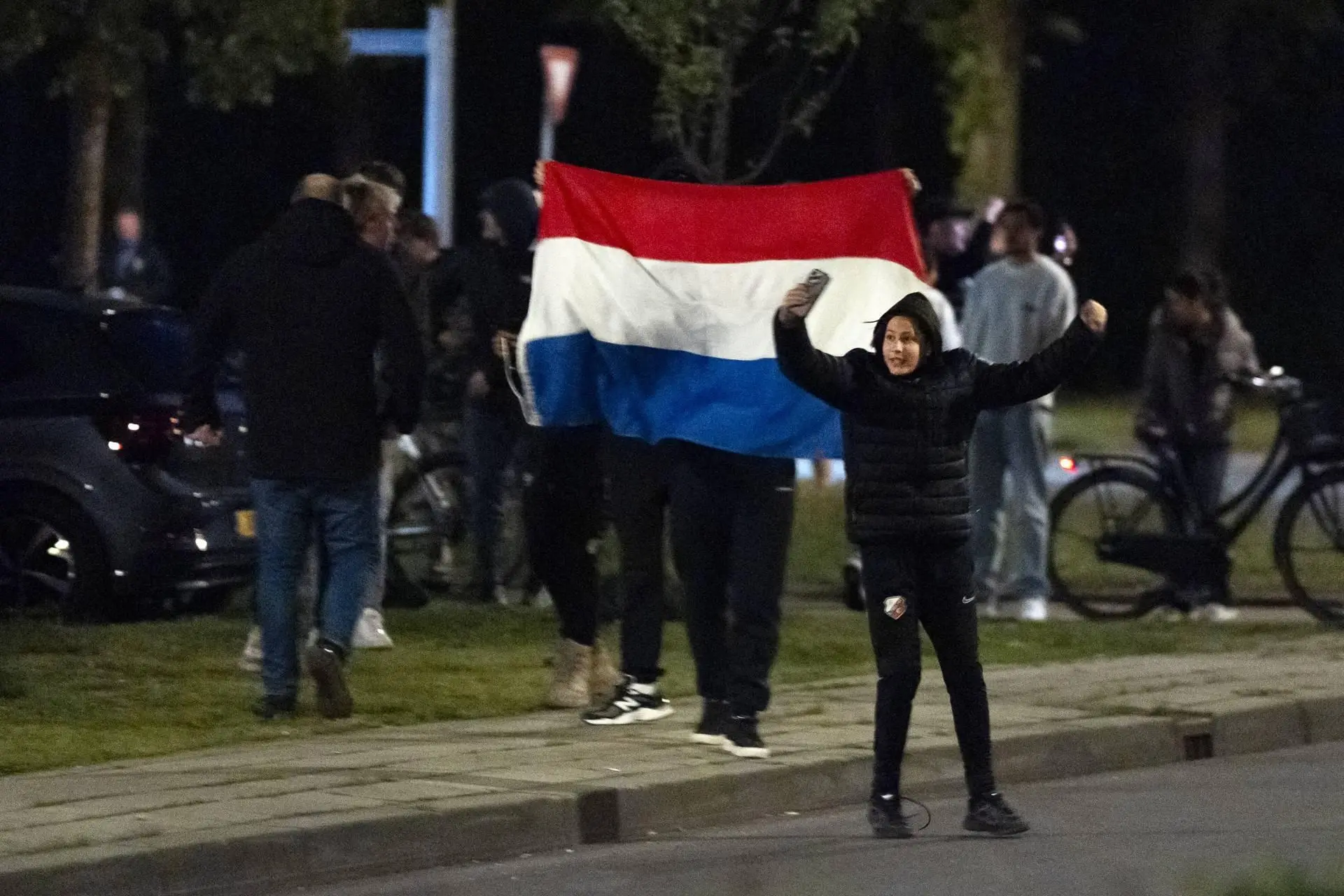 Politie grijpt opnieuw in bij azc-protest Loosdrecht