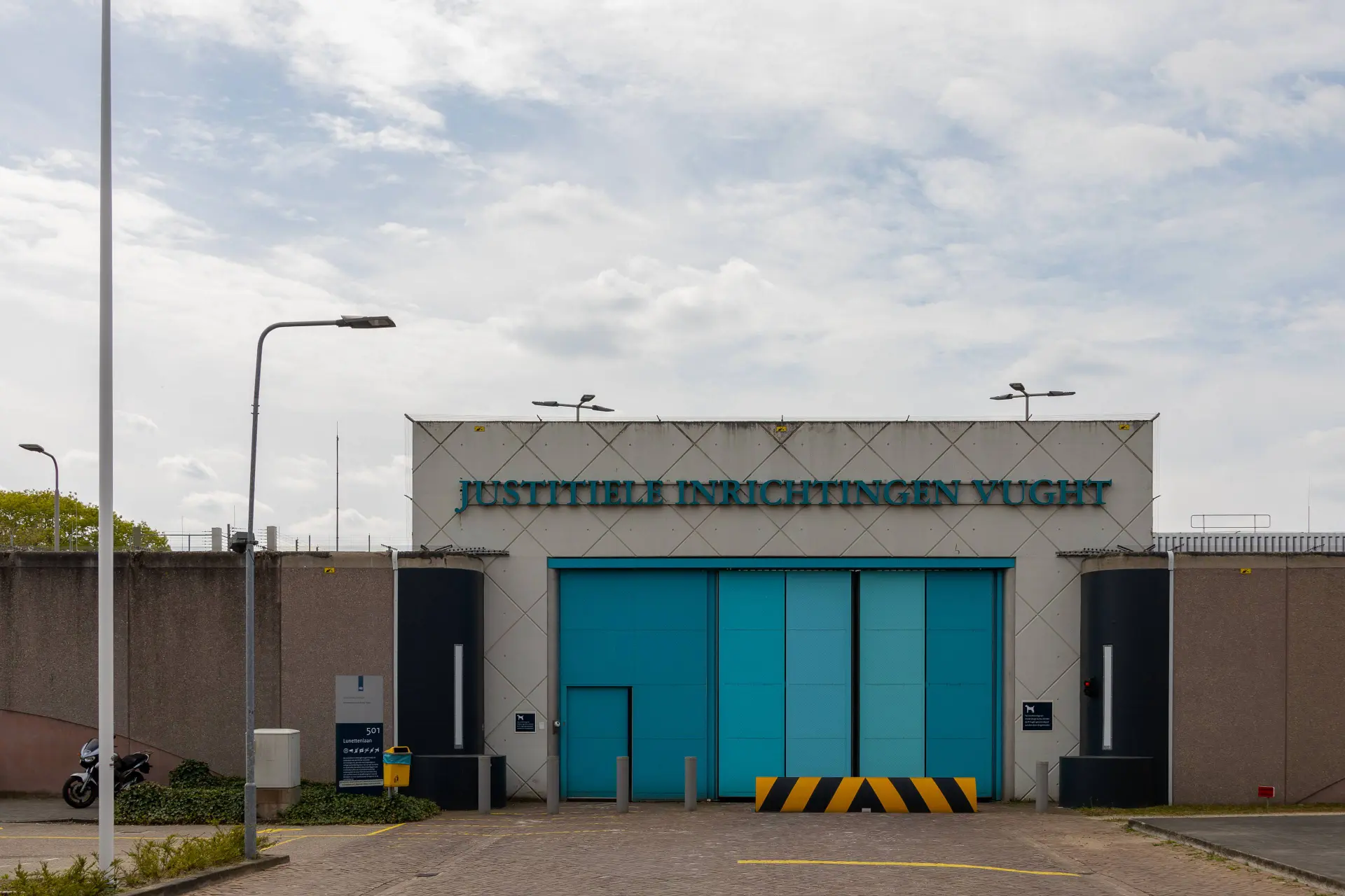 Knettergek en onmenselijk: Criminele illegalen bezetten peperdure tbs-plekken omdat Den Haag ze niet durft uit te zetten