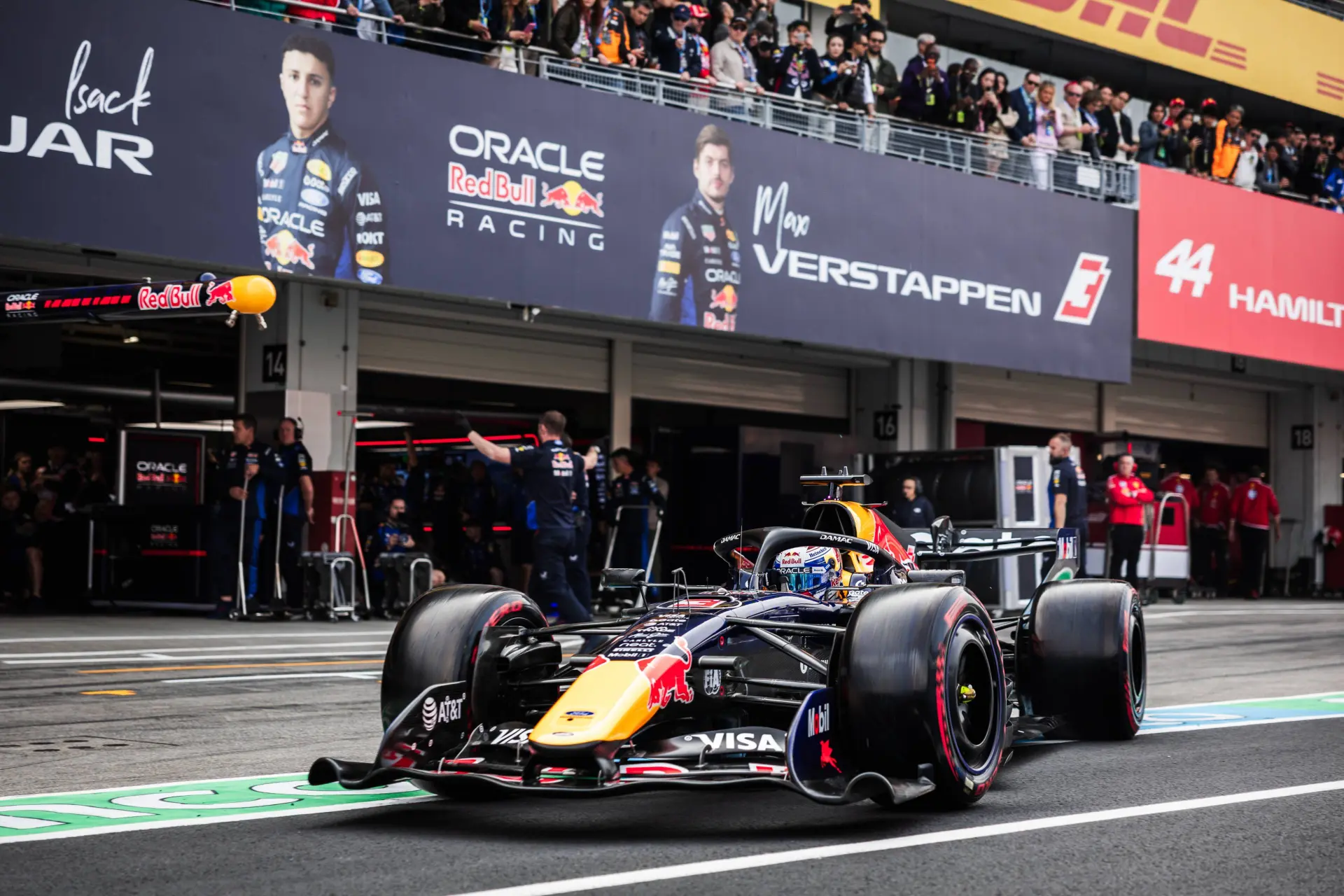 Verstappen toont stalen zenuwen met magistrale 360 in Miami