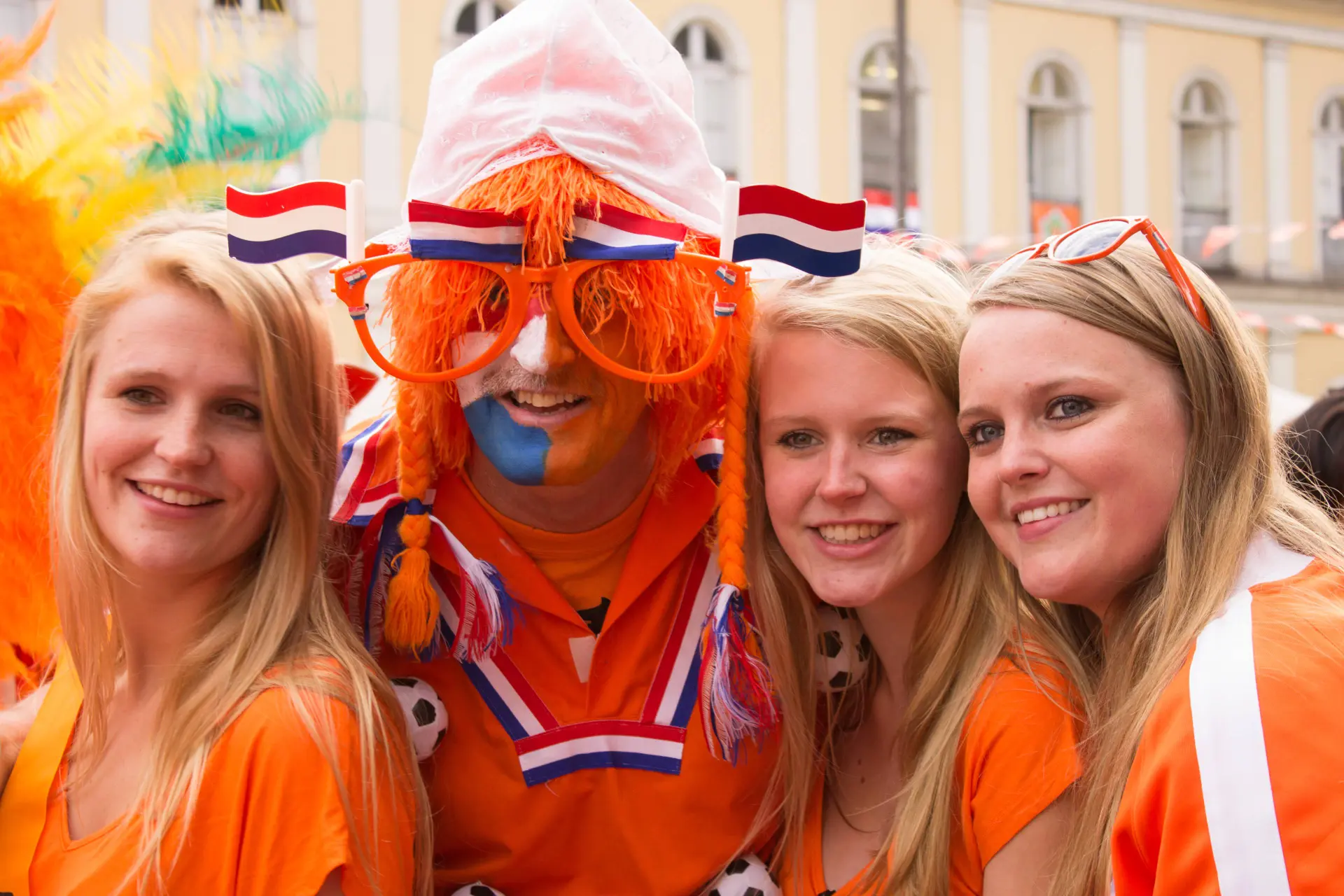 Oranje-gekte verovert de VS: Amerikanen kijken hun ogen uit bij legendarisch Hollands volksfeest in Houston