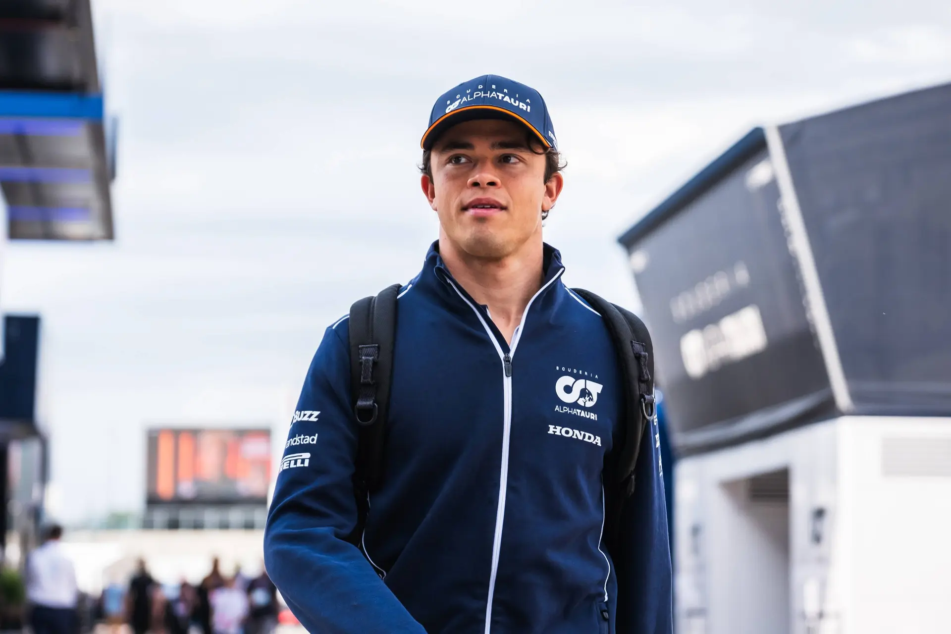 Fenomenaal Nederlands succes: Nyck de Vries snoert alle critici de mond met legendarische zege op Le Mans