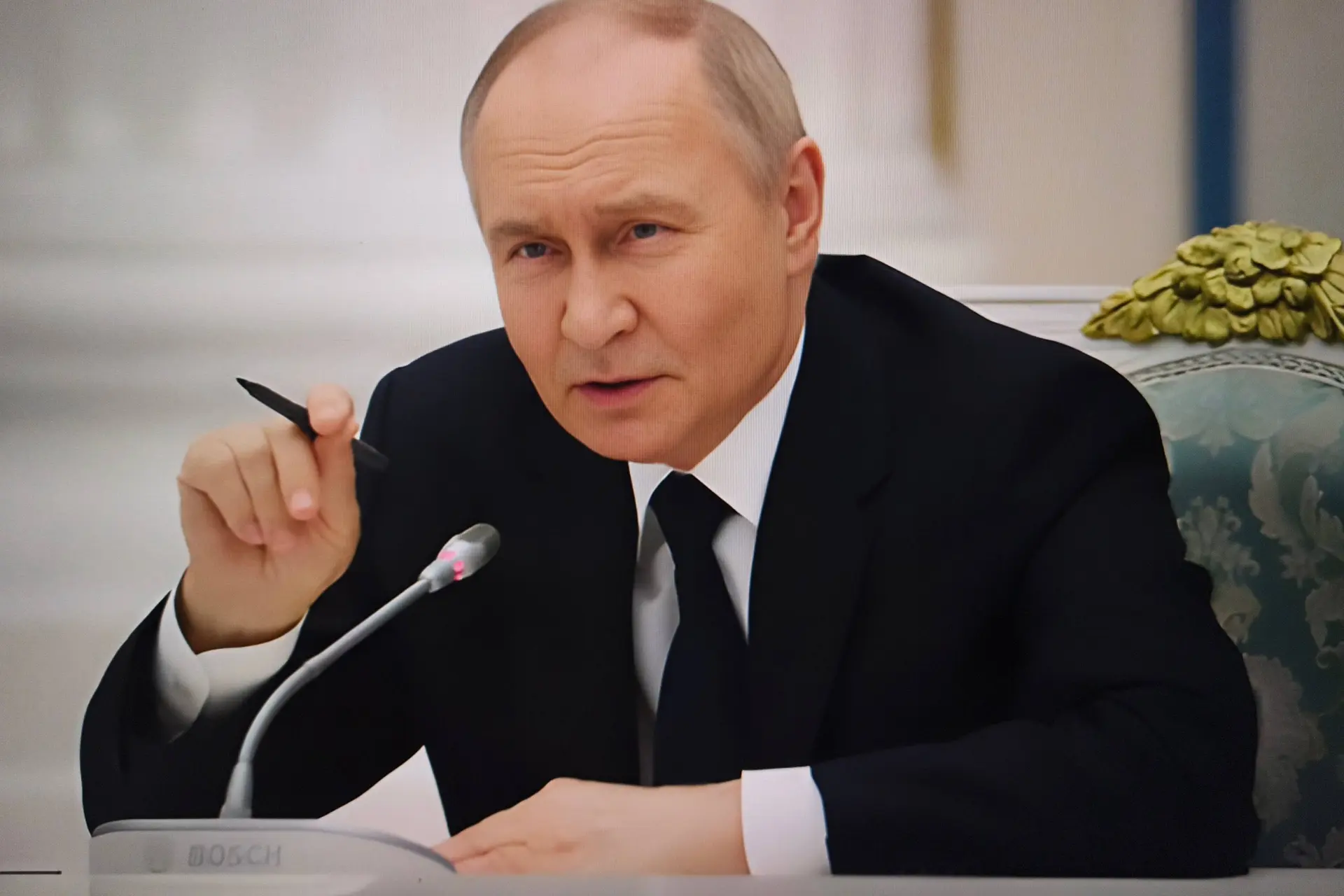 Poetin trekt rode lijn in het Kremlin: "NAVO-landen bereiden openlijk een oorlog voor tegen Rusland"