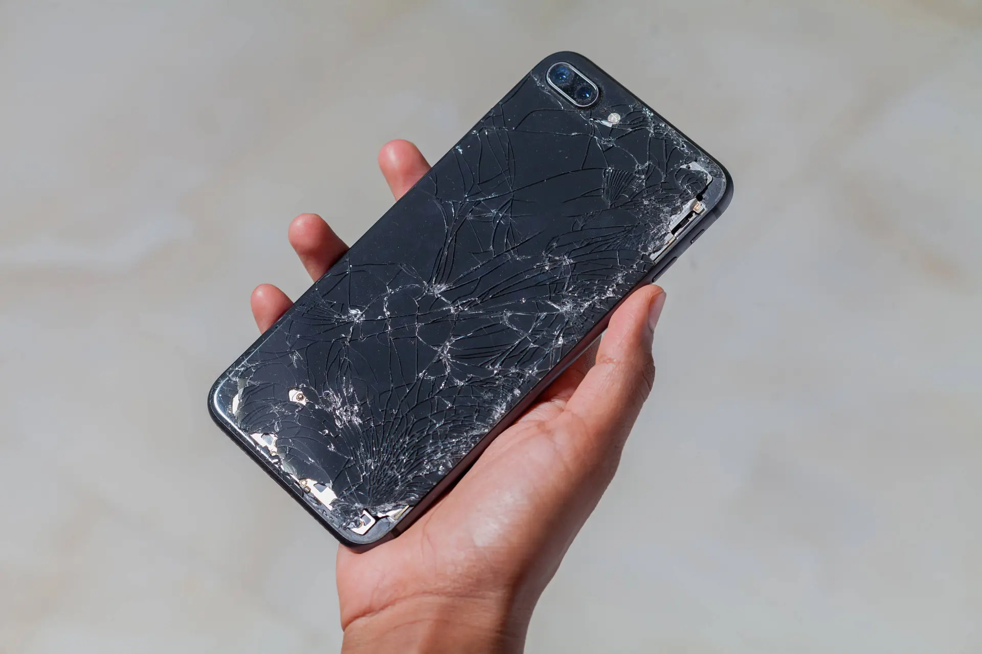 Zelfde mobiele netwerk, veel lagere prijs: verschil loopt op tot €201 per jaar