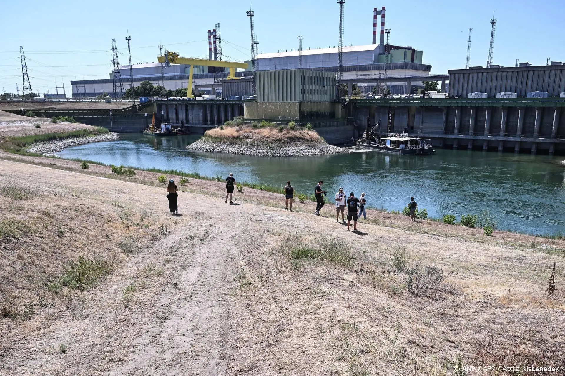 anp020826045 1