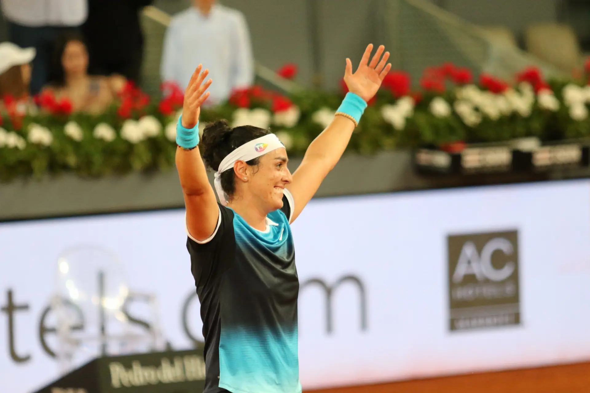 WATCH: Jabeur helps injured Bencic After 2022 Berlin Open final