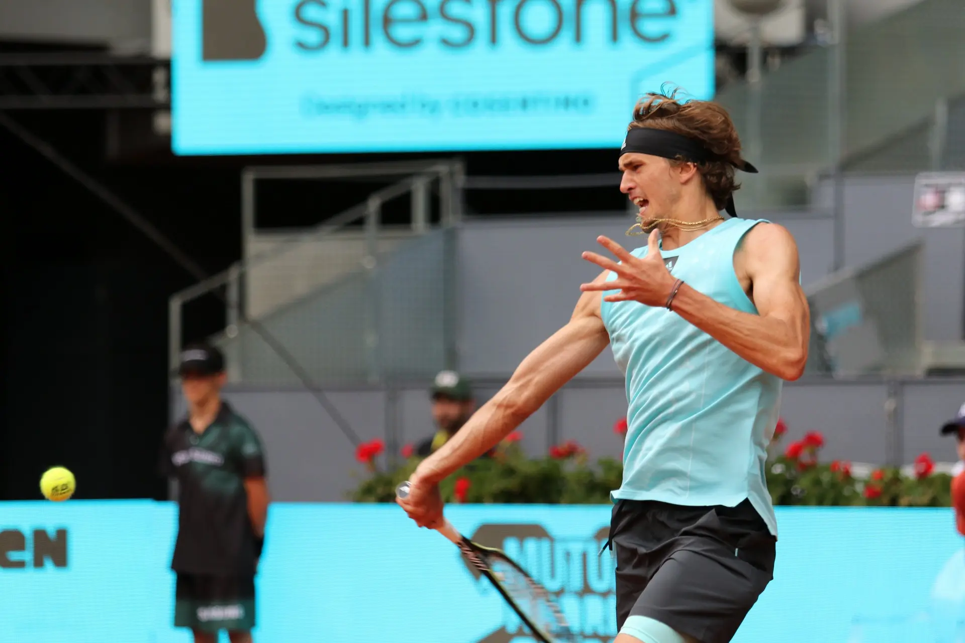 Alexander Zverev advances to Madrid Open quarterfinal after Musetti retires
