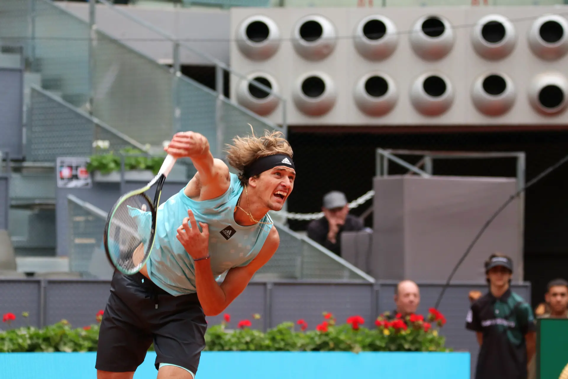 WATCH: Alexander Zverev hits with 98-year-old oldest tennis player in the world