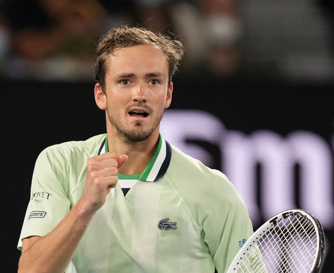 Medvedev crushes Basilashvili in Vienna to set up Thiem clash