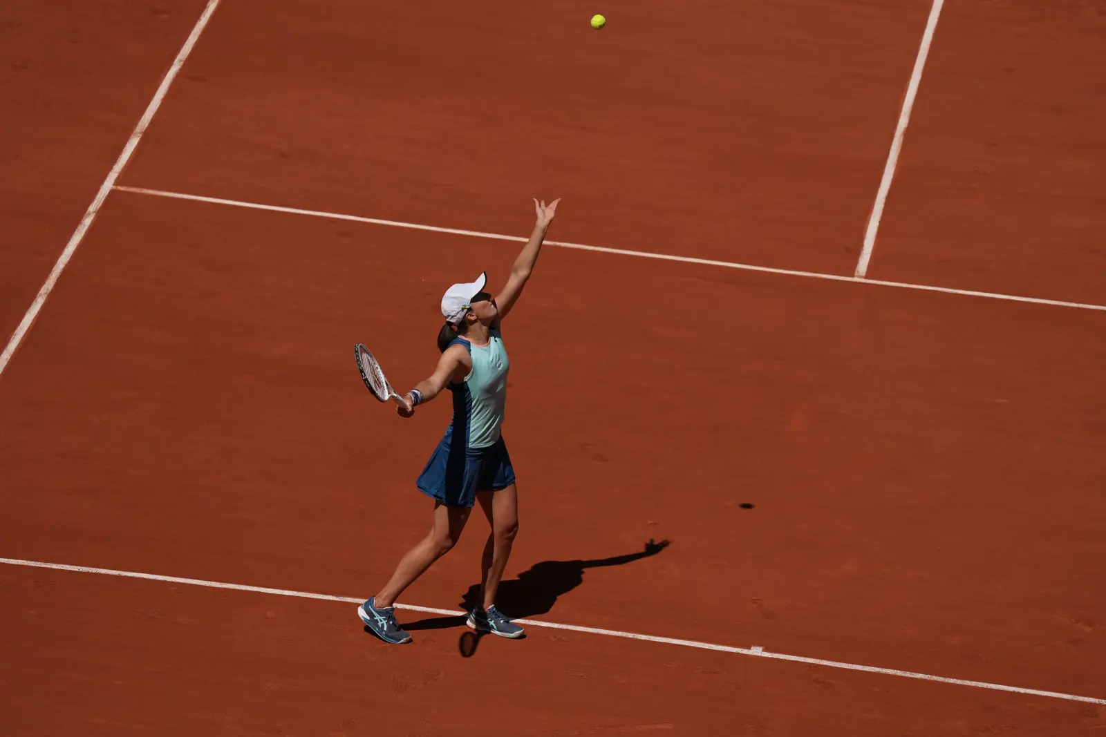 "To me, she has no weaknesses" - says Mats Wilander