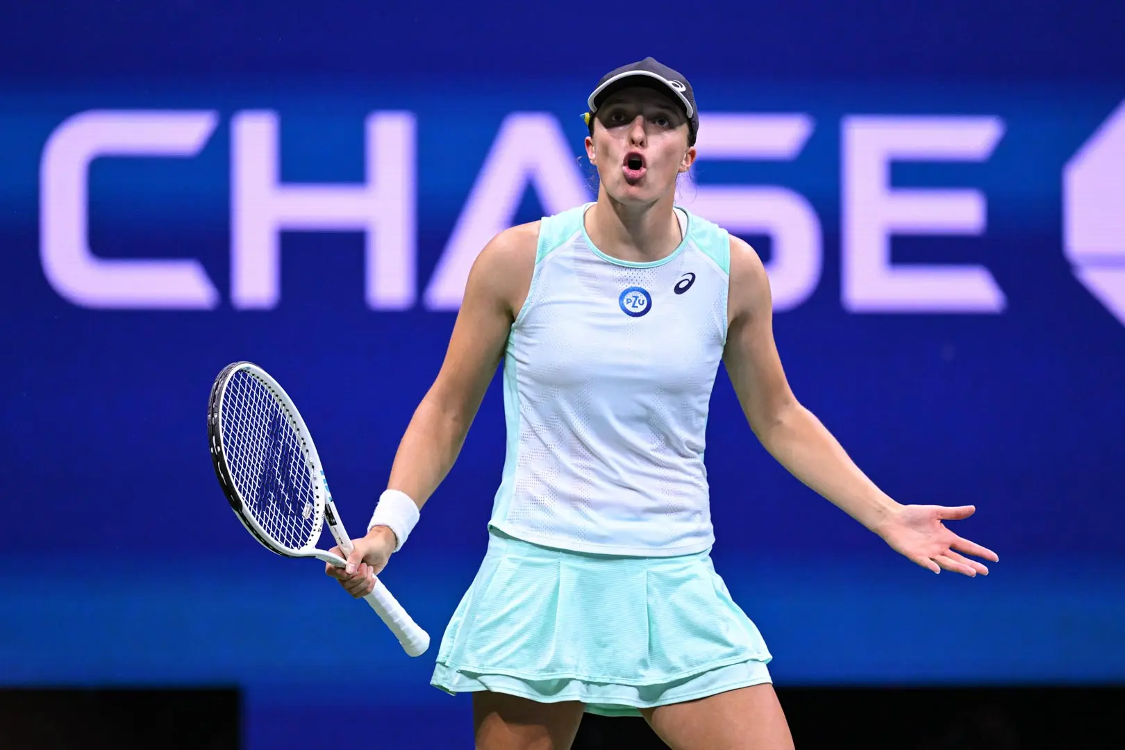 Swiatek stunned by Krejcikova who denies her 2nd consecutive title