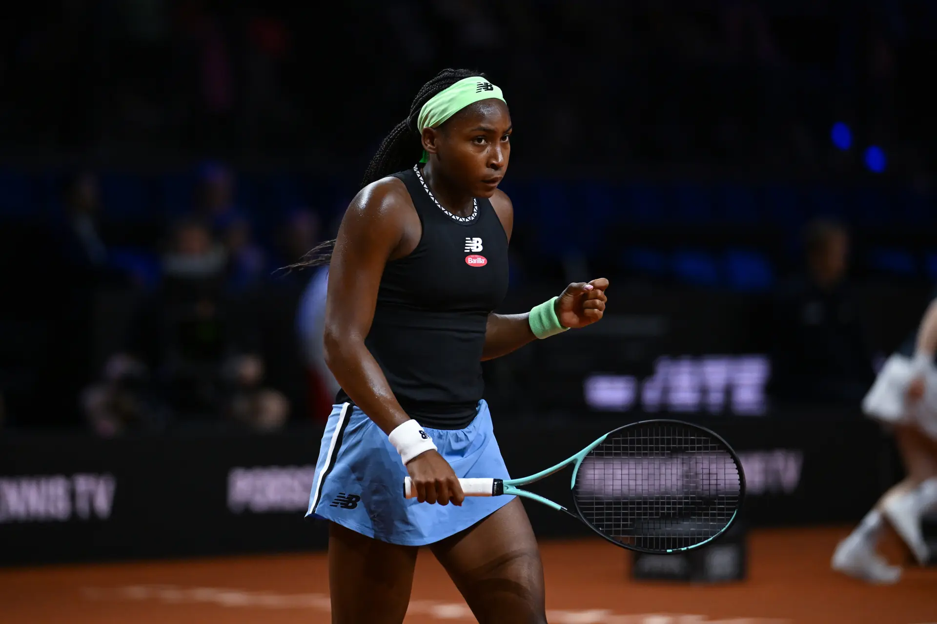2022 Finalist Gauff Rallies from a Slow Start to Advance at Roland Garros