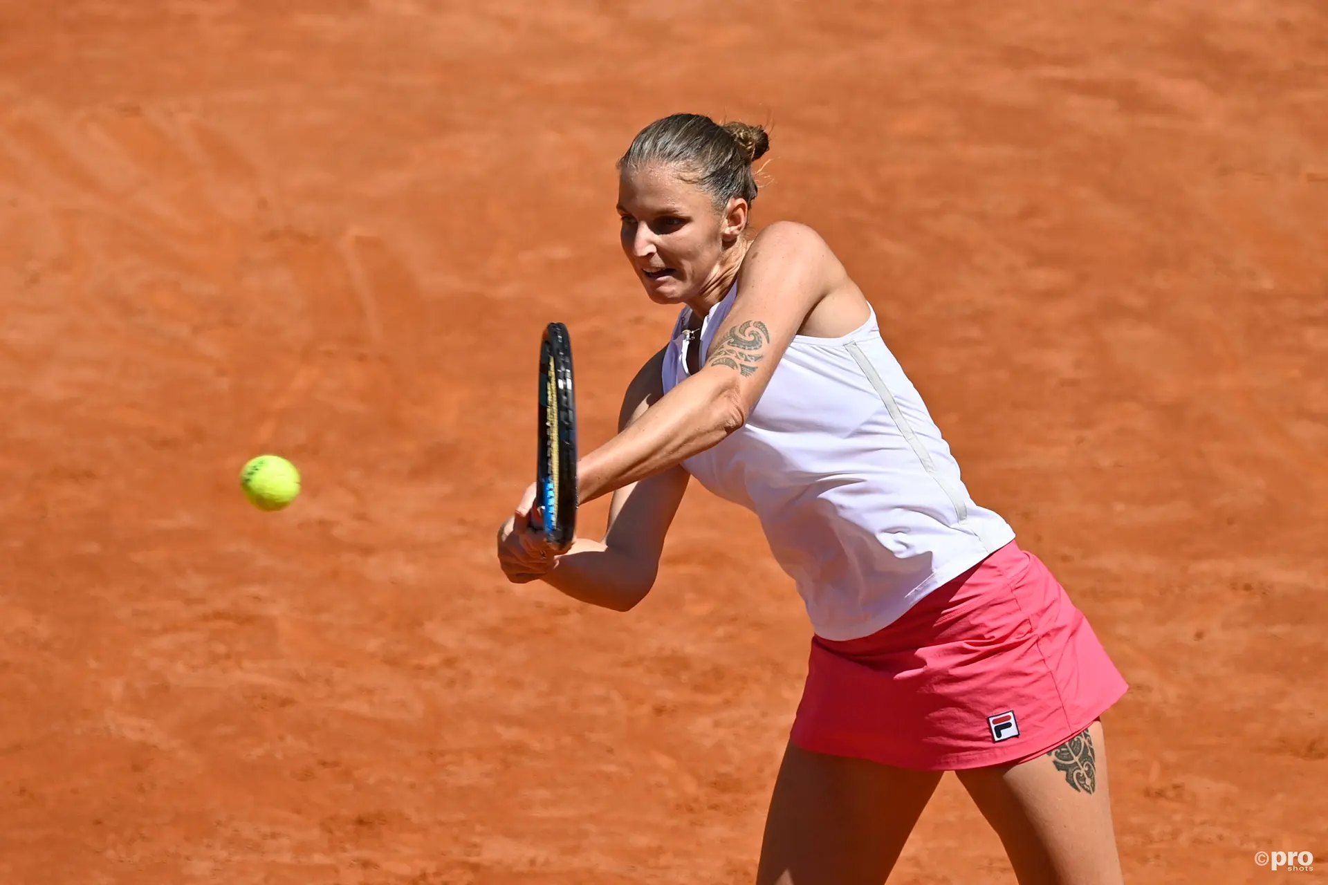 Karolina Pliskova se carga a Maria Sakkari en Stuttgart