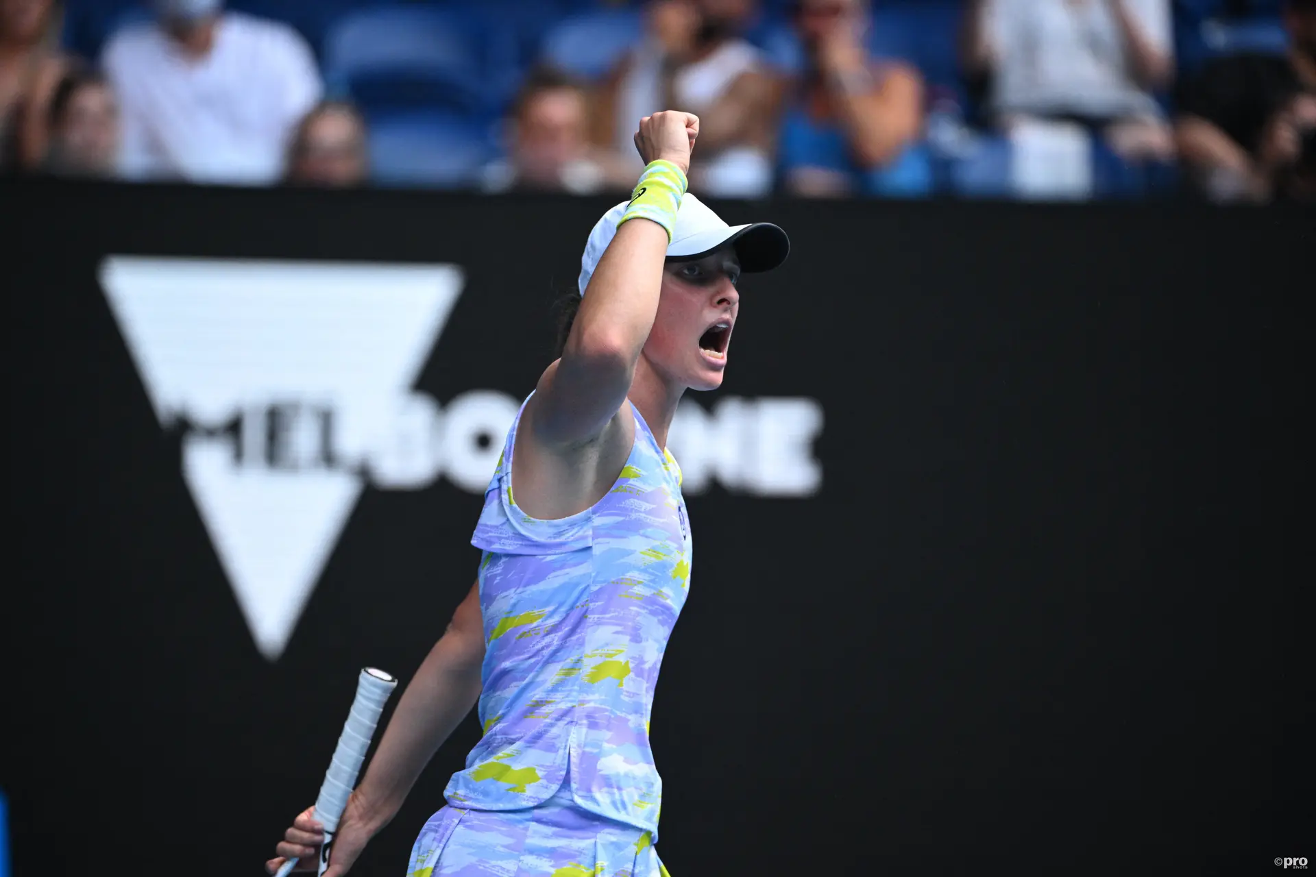 Swiatek shines in quarterfinal victory over Kvitova in Miami