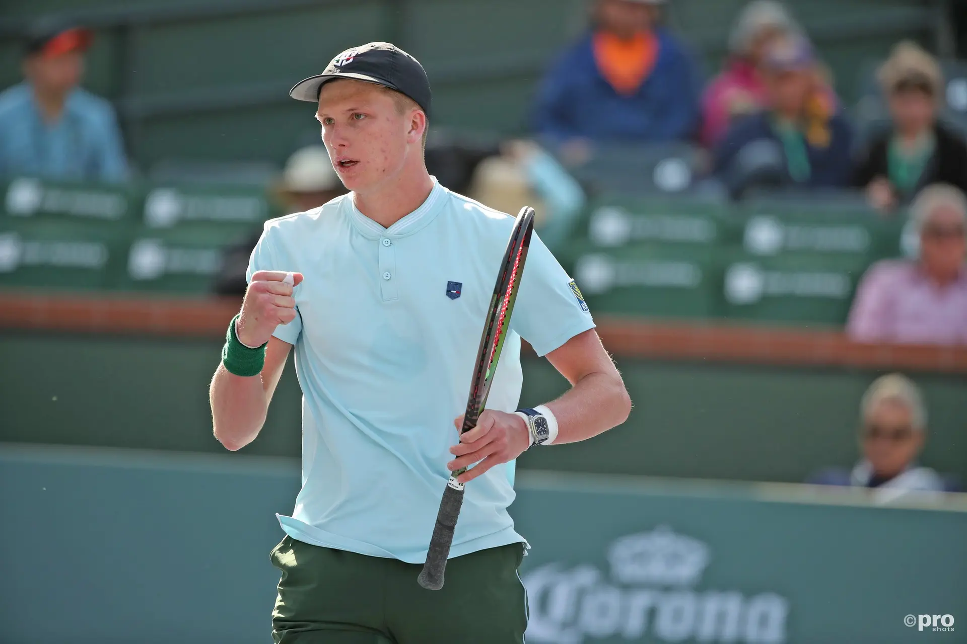 VIDEO: Jenson Brooksby throws racquet in Miami, hits ball kid but gets only a point penalty