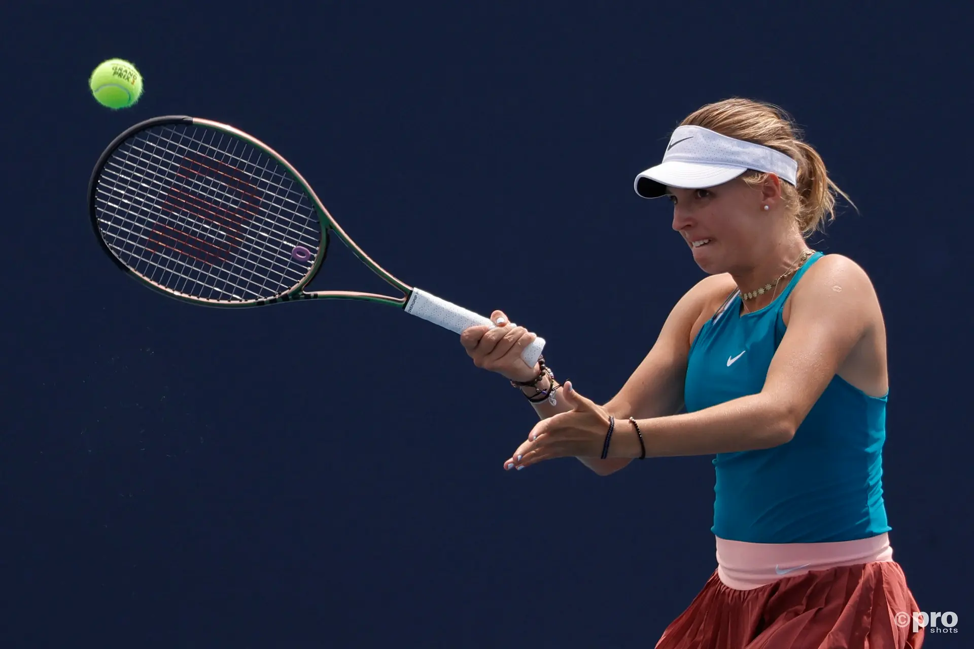 La joven prodigio Linda Fruhvirtova se estrena con victoria en el WTA 1000 de Indian Wells