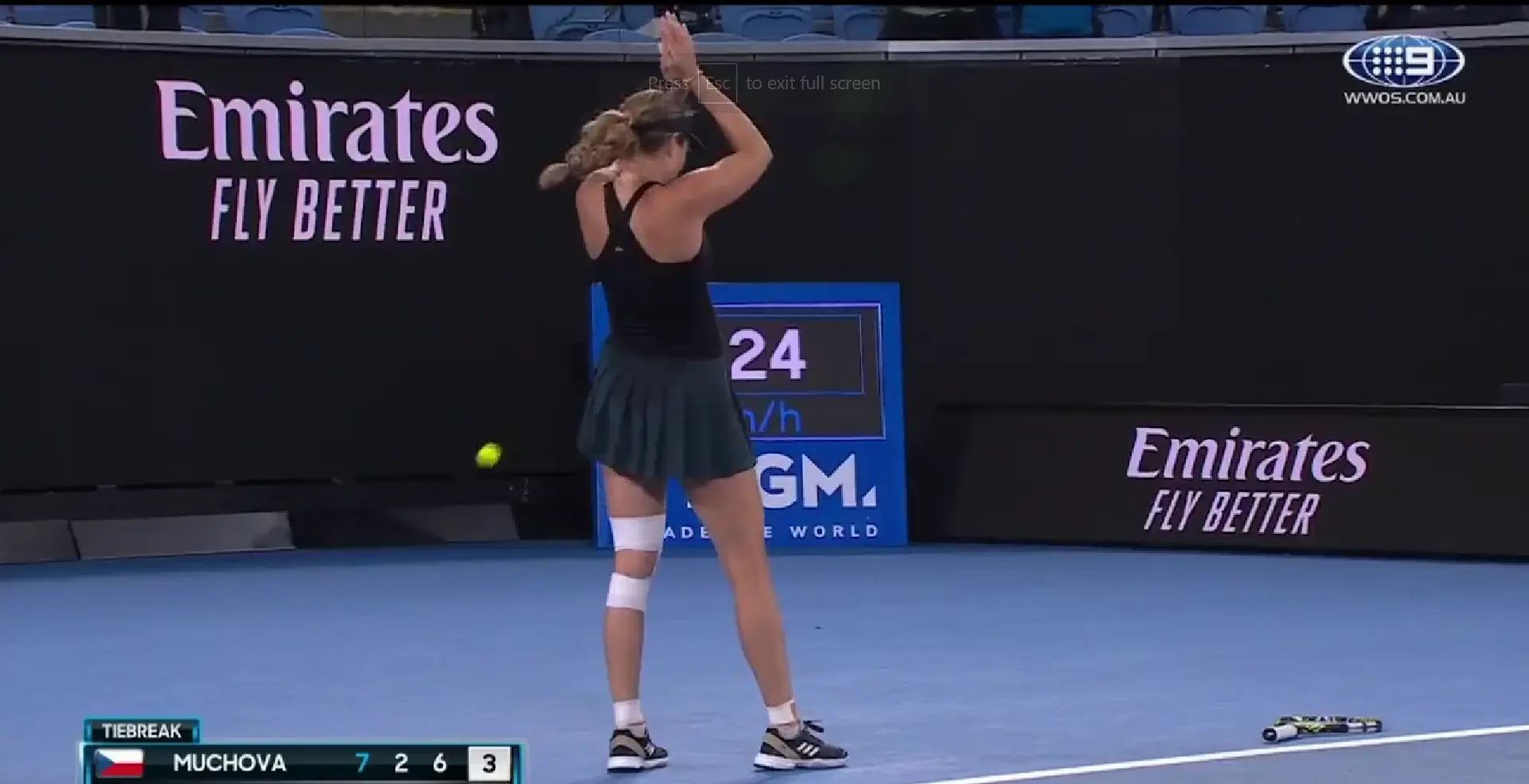 (VIDEO) Danielle Collins forgets how tiebreaks work and celebrates win over Muchova prematurely at Australian Open