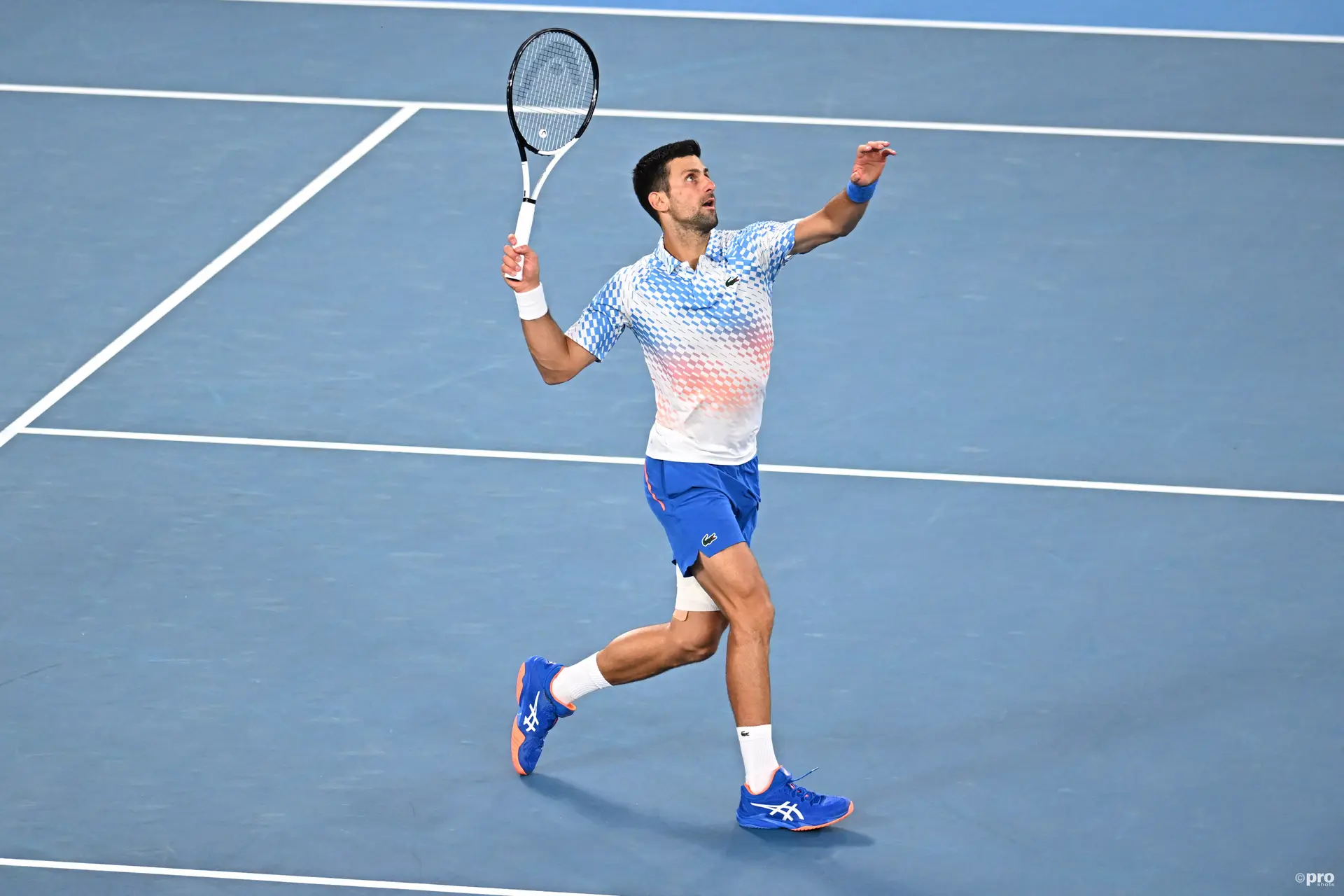 Novak Djokovic hangs on to win against Tomas Machac in Dubai