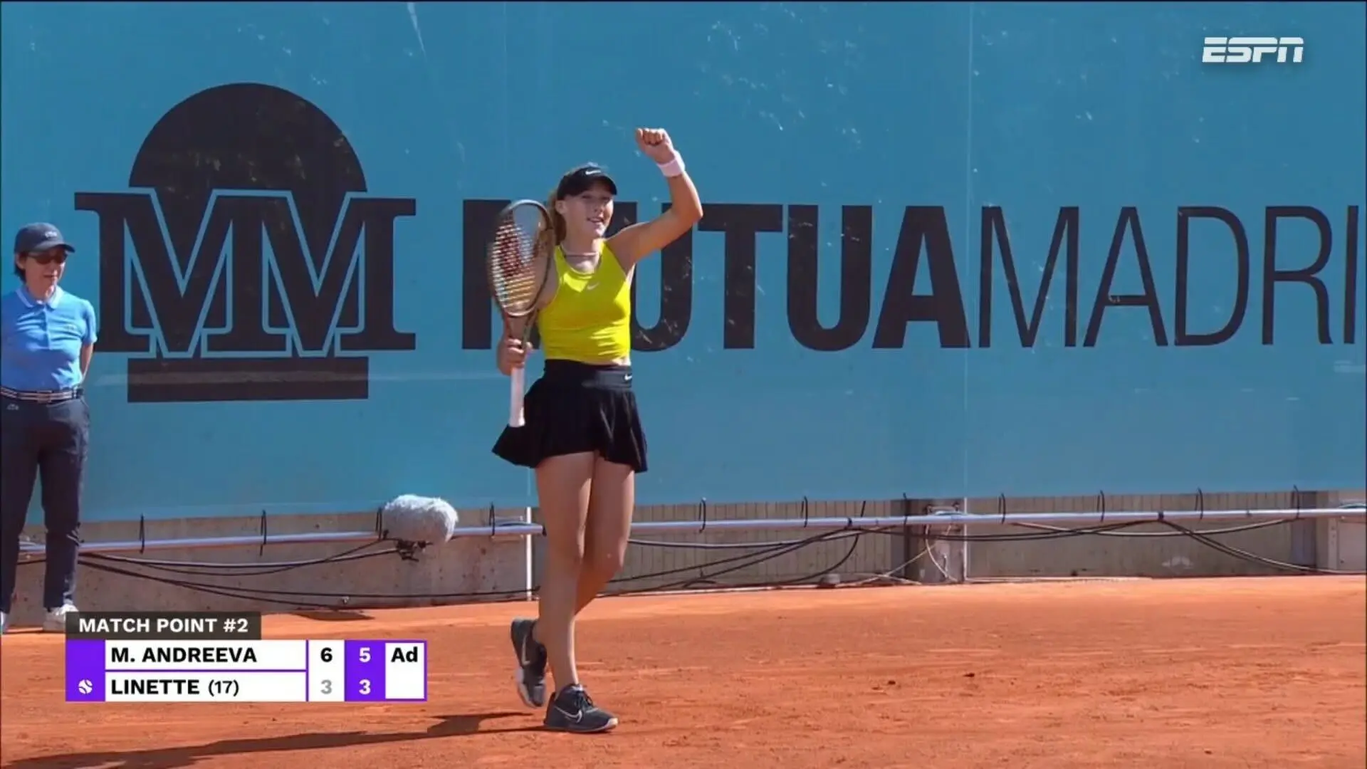 Mirra Andreeva sigue haciendo historia en Madrid el día de su 16 cumpleaños y se cita en octavos con Aryna Sabalenka