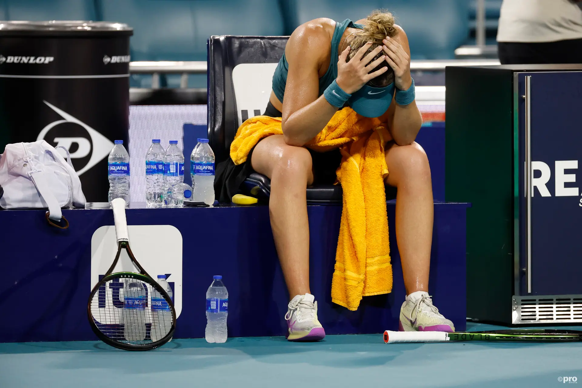 Tsitsidosa-Mixed-Doppelpaarung scheidet in Wimbledon aus, nachdem Badosa das Spiel gegen Kostyuk verletzungsbedingt aufgibt