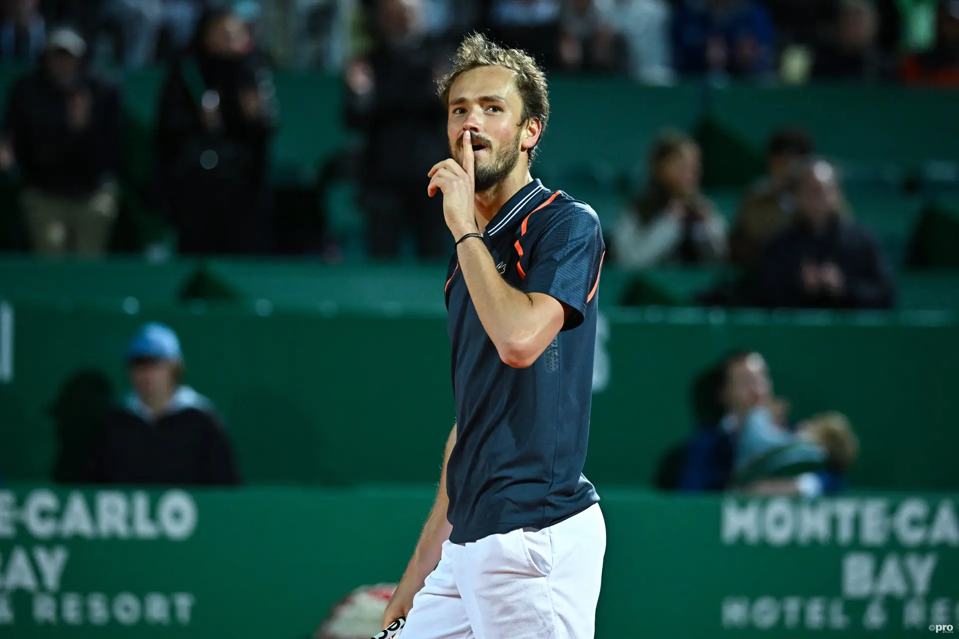 Medvedev agradece al árbitro por darle el Masters de Roma en un punto de partido discutible: "Pensé que la última bola entró"