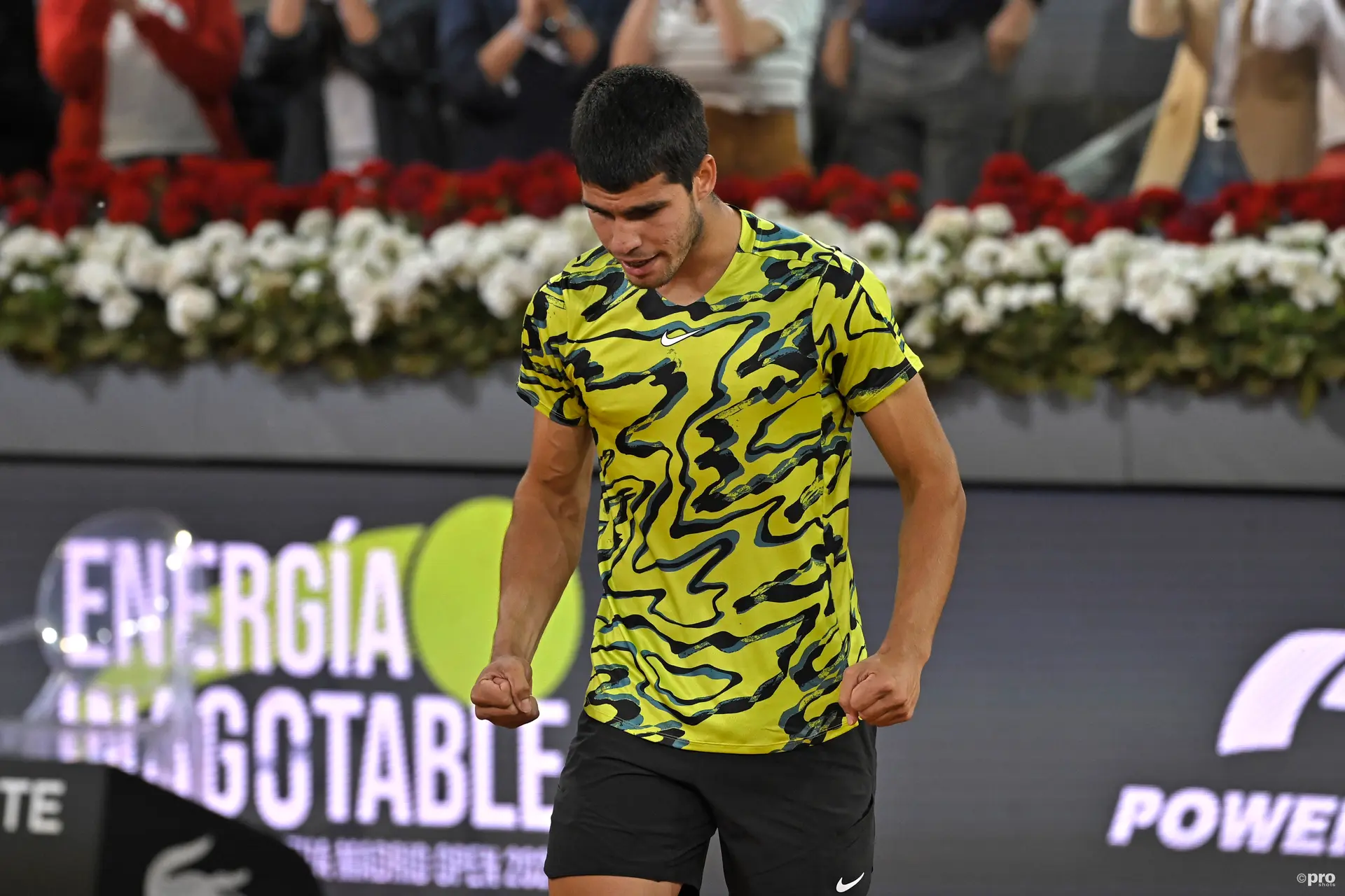 Carlos Alcaraz barre a Thiago Seyboth Wild y se mete en octavos del Madrid Open