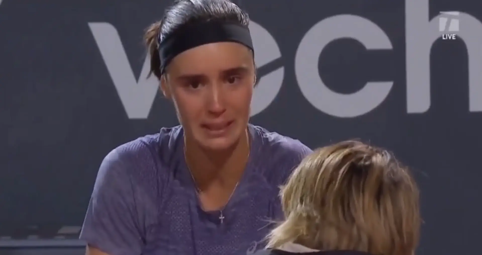 (VIDEO) Pain and heartbreak etched on Kalinina's face as she retires from Rome Open Final