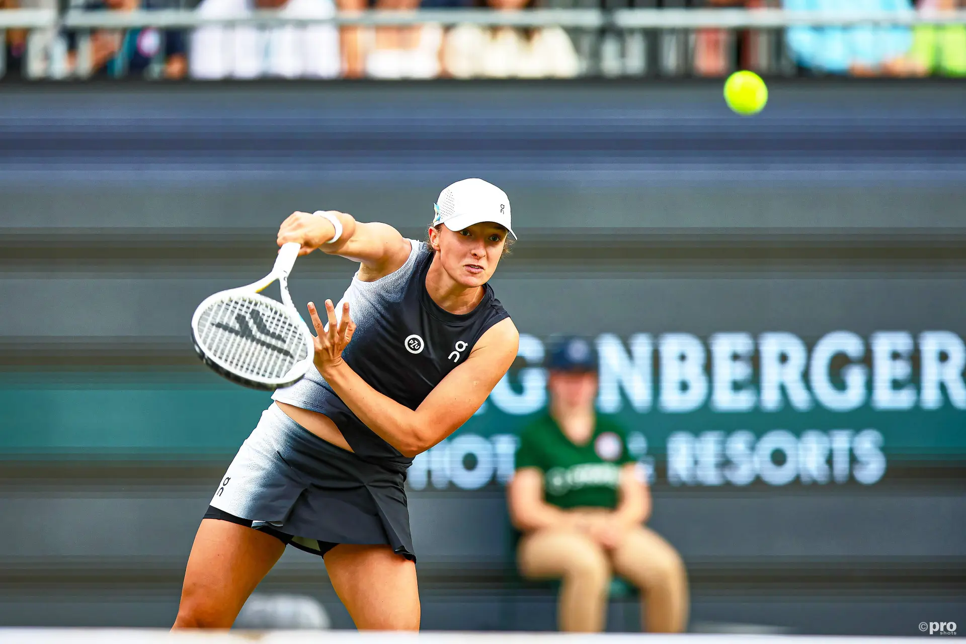 Swiatek oddly spotted wearing tape on her mouth as a training technique at Canadian Open