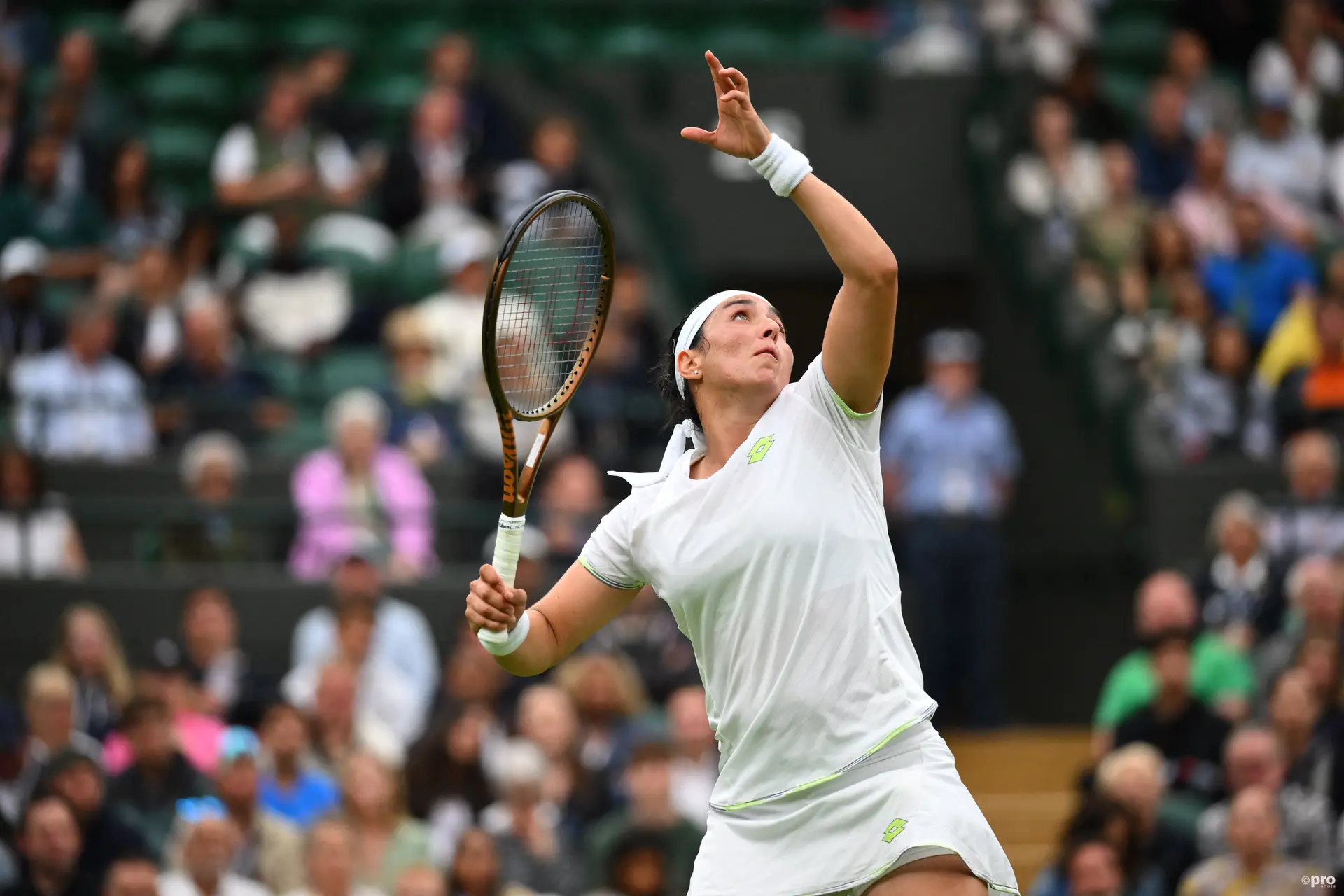 Impressive Ons Jabeur stages a comeback to defeat Sabalenka and advances to the Wimbledon final.