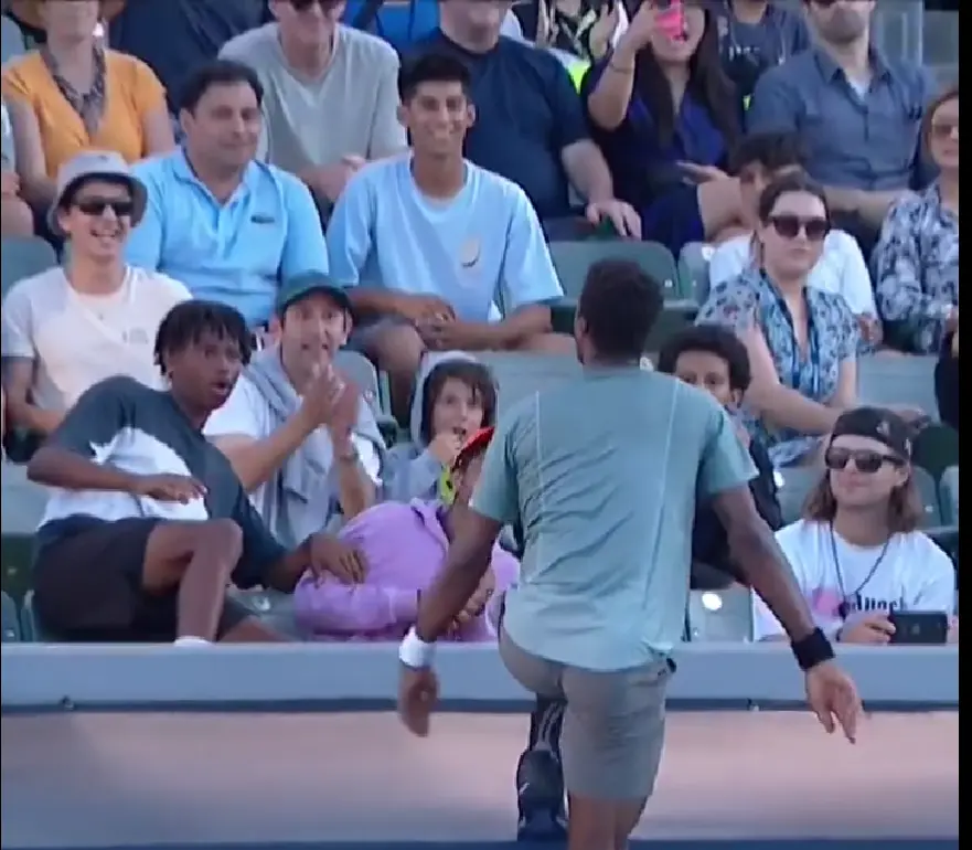 (VIDEO) Monfils konfrontiert Zwischenrufer auf verrückte Art und Weise am Eröffnungstag des Ultimate Tennis Showdown Los Angeles