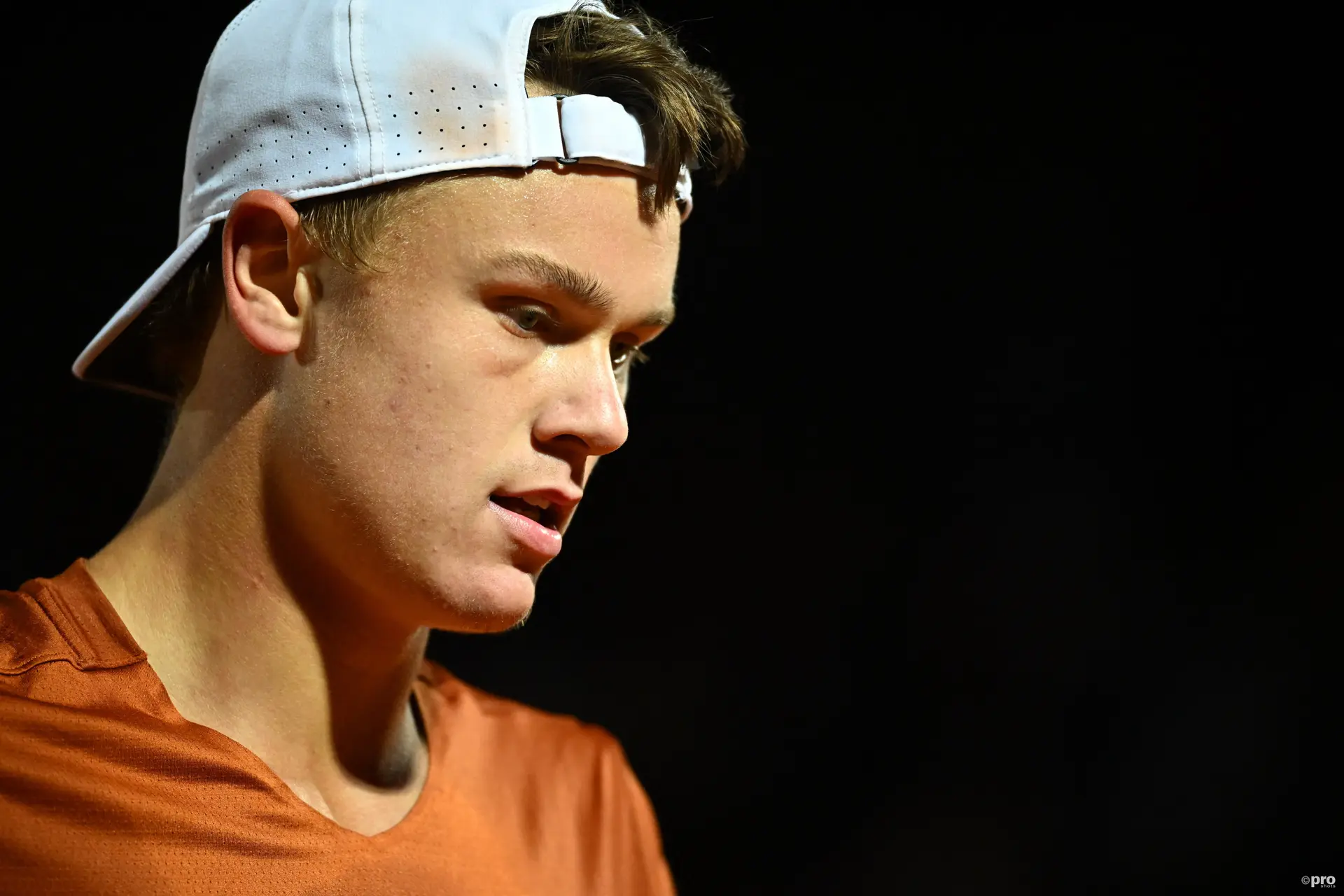 Roberto Carballés vervollständigt die Überraschung der US Open 2023, indem er Holger Rune in der ersten Runde ausschaltet
