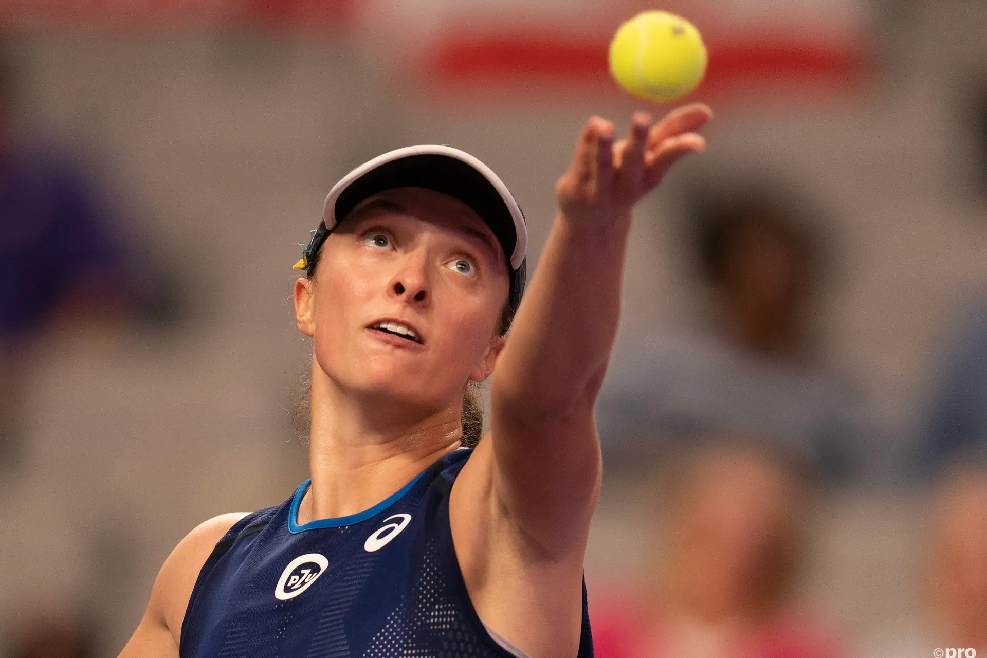 Jogadoras de Tenis obrigadas a treinar nos courts de hoteis devido a obras nao concluidas no estádio da WTA Finals 2023