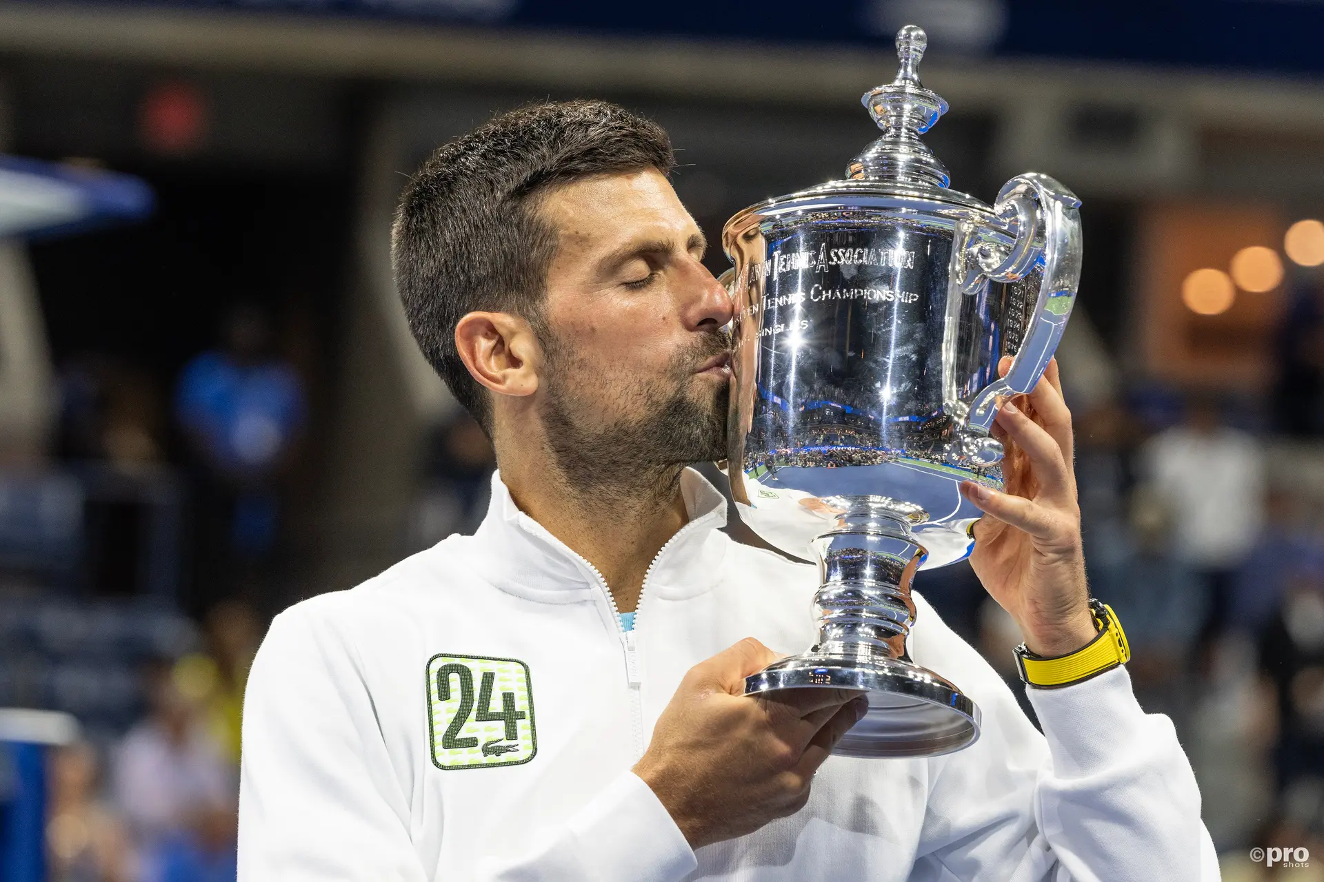 O casaco "24" personalizado de Djokovic para o US Open é analisado pelos fãs: "Isto era para Wimbledon"