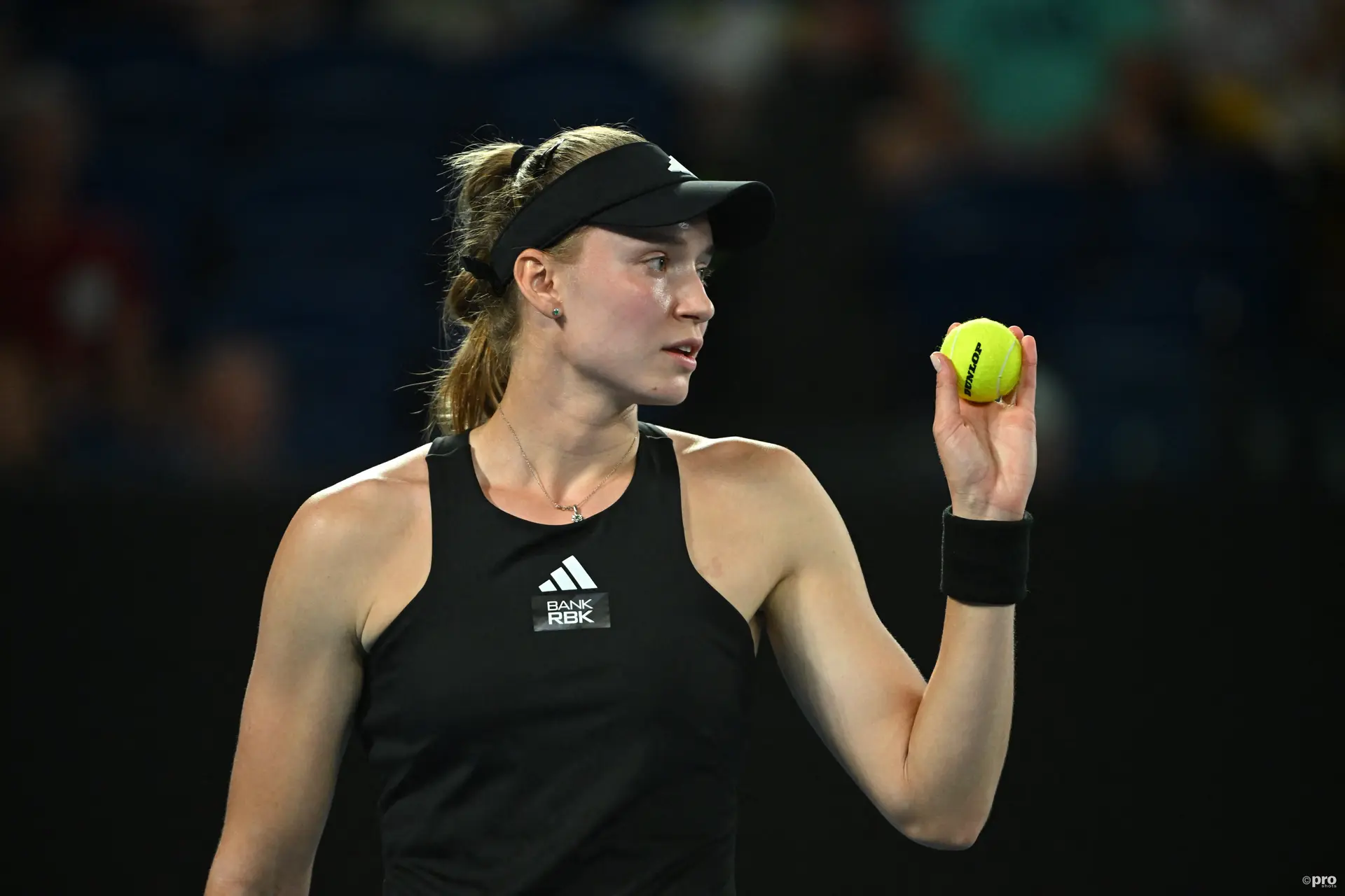 Elena Rybakina stellt mit einem überzeugenden Sieg über Aryna Sabalenka ihre schlechte Head to Head-Bilanz auf den Kopf und erreicht das Halbfinale der China Open