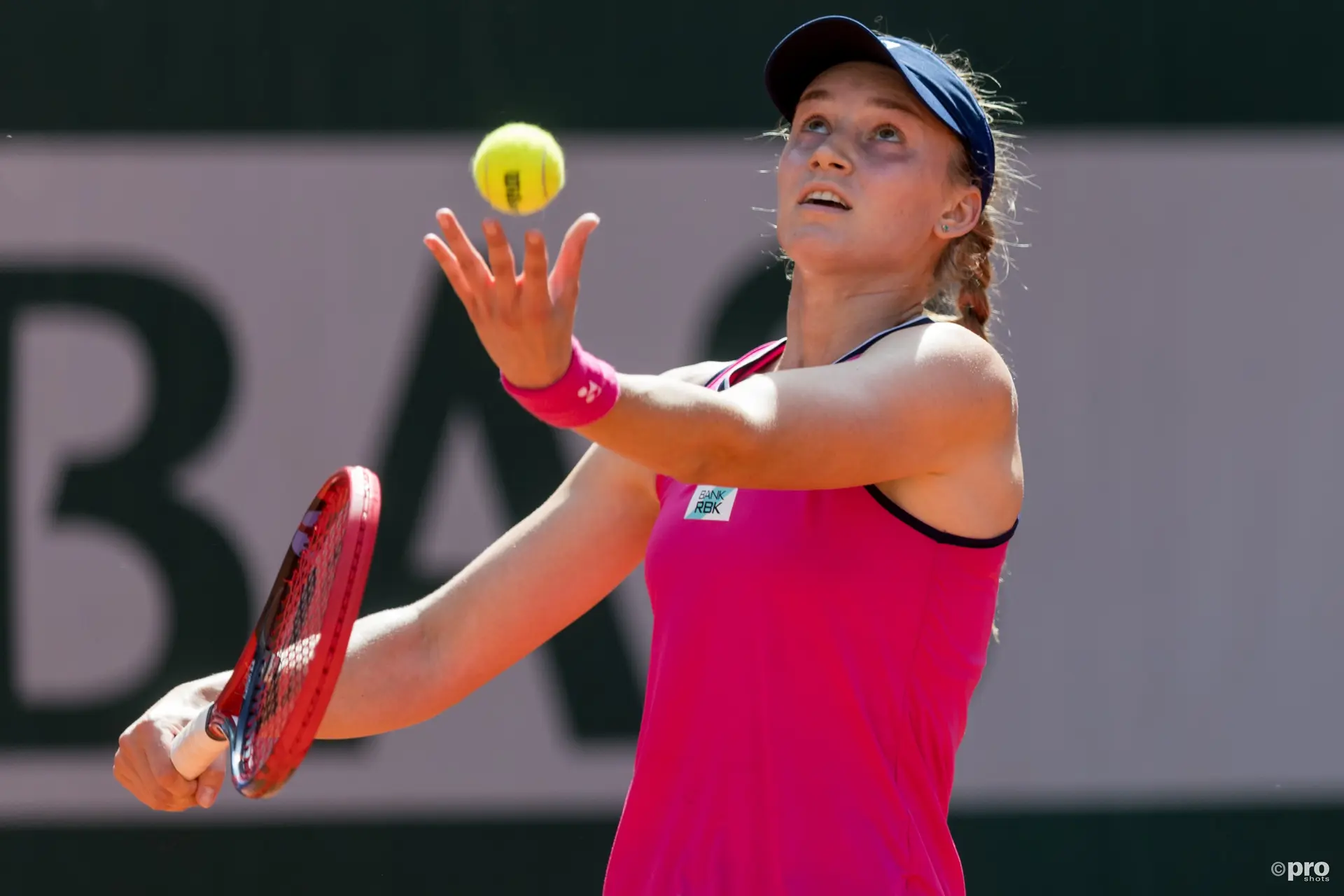 O registo de viagens de Elena Rybakina na WTA Tour sustenta preocupações de Reilly Opelka com pegada de carbono