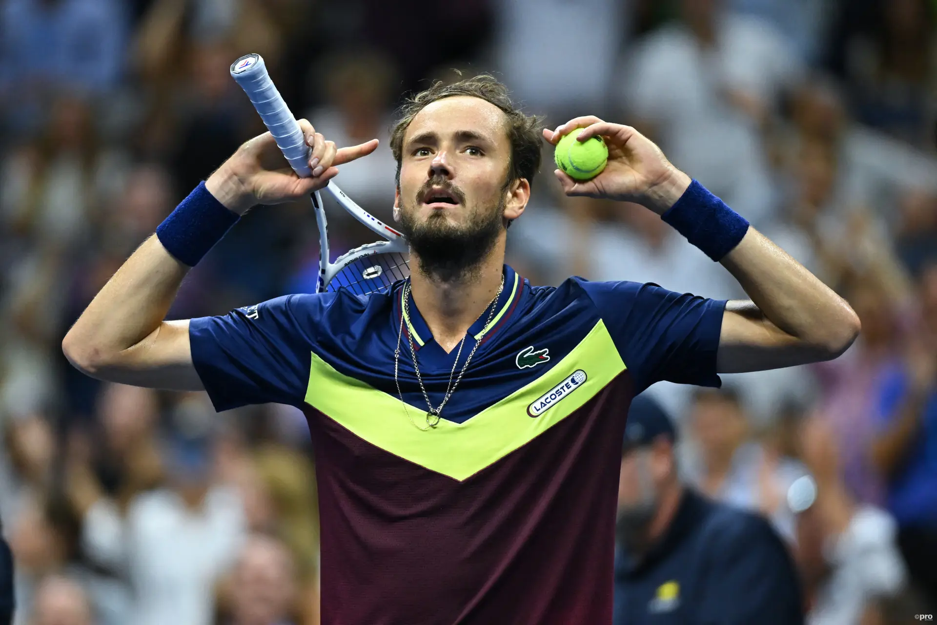 "Estas bolas em hardcourts são uma anedota": Medvedev critica bolas usadas no ATP Open da China após jogo dos quartos de final
