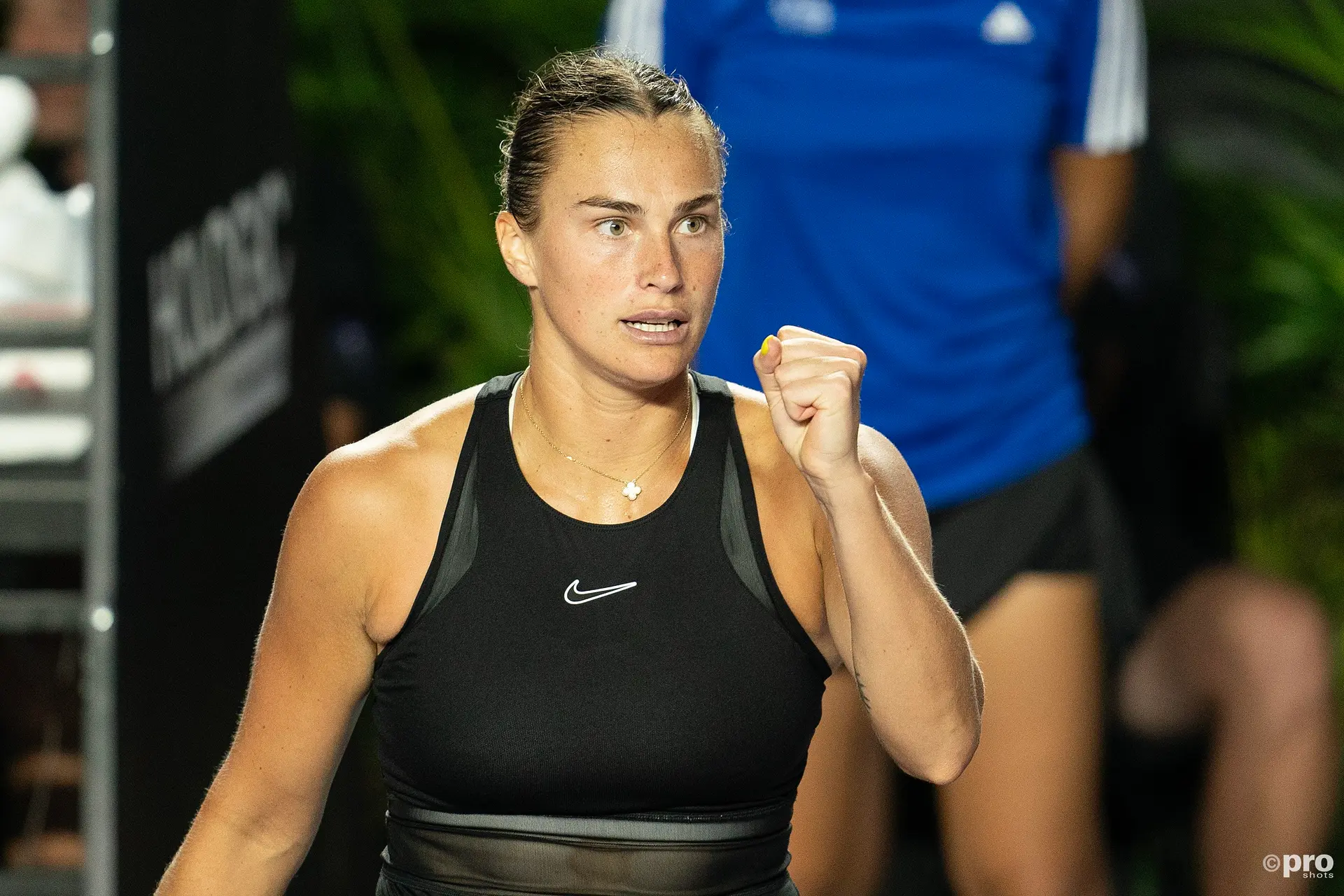Aryna Sabalenka supera a Elena Rybakina y se clasifica para las semifinales del WTA Finals 2023