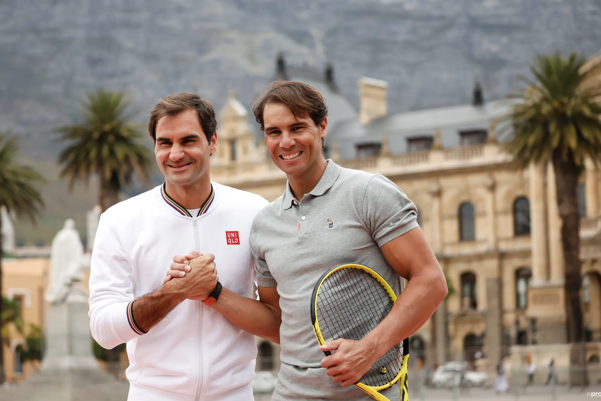 (VIDEO) Roger Federer brinca ao falar da sua rotina de exercícios após se ter retirado dos courts - "Rafael Nadal pode ficar com os bíceps"