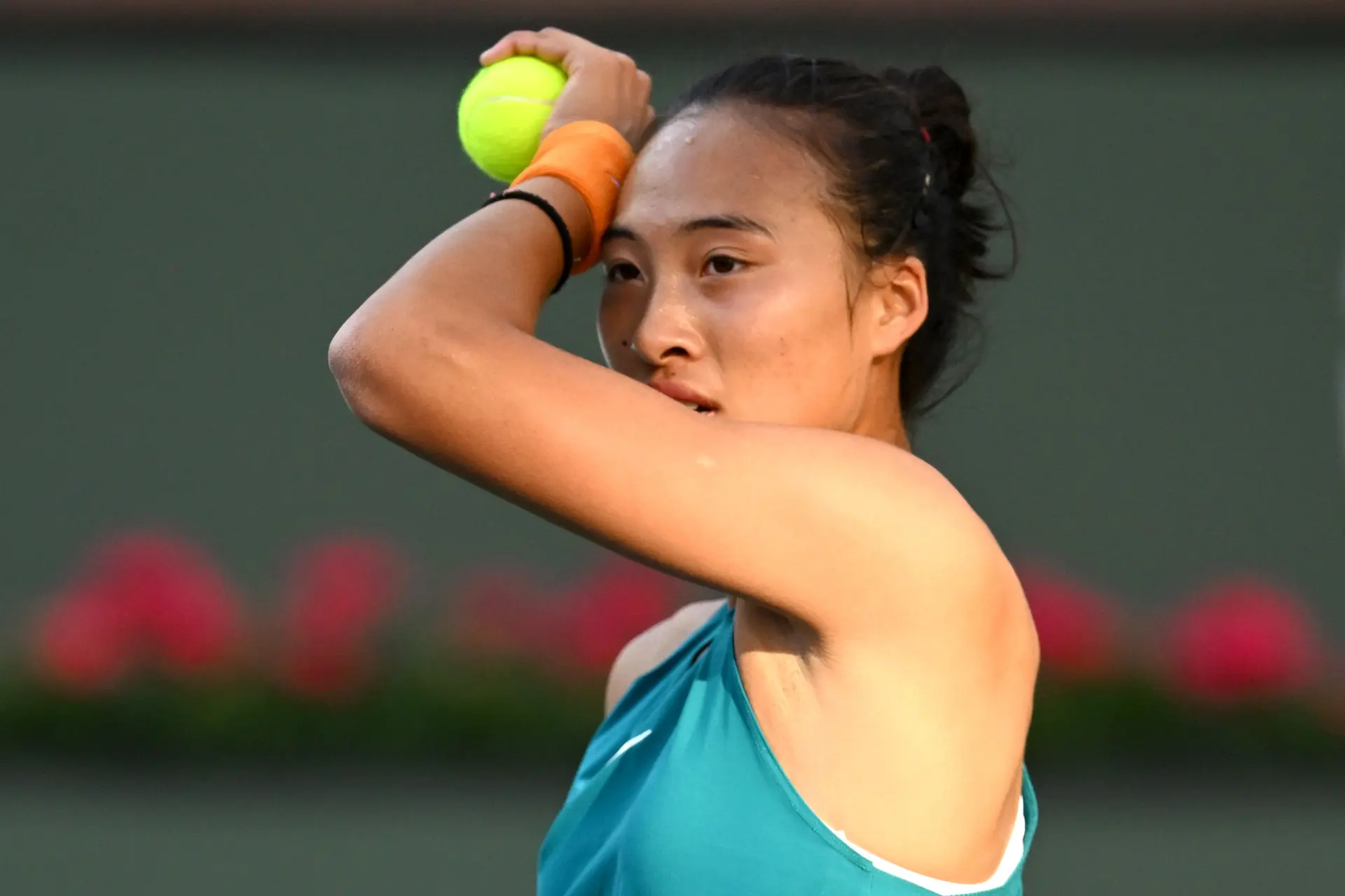 "Não estava a jogar muito bem": Qinwen Zheng reflete sobre a derrota esmagadora para Rybakina no Open da China
