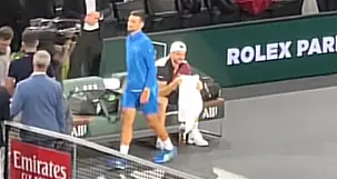 VÍDEO: Grigor Dimitrov rompe a llorar tras su derrota en la final del Masters de París, y Novak Djokovic se acerca a consolarle
