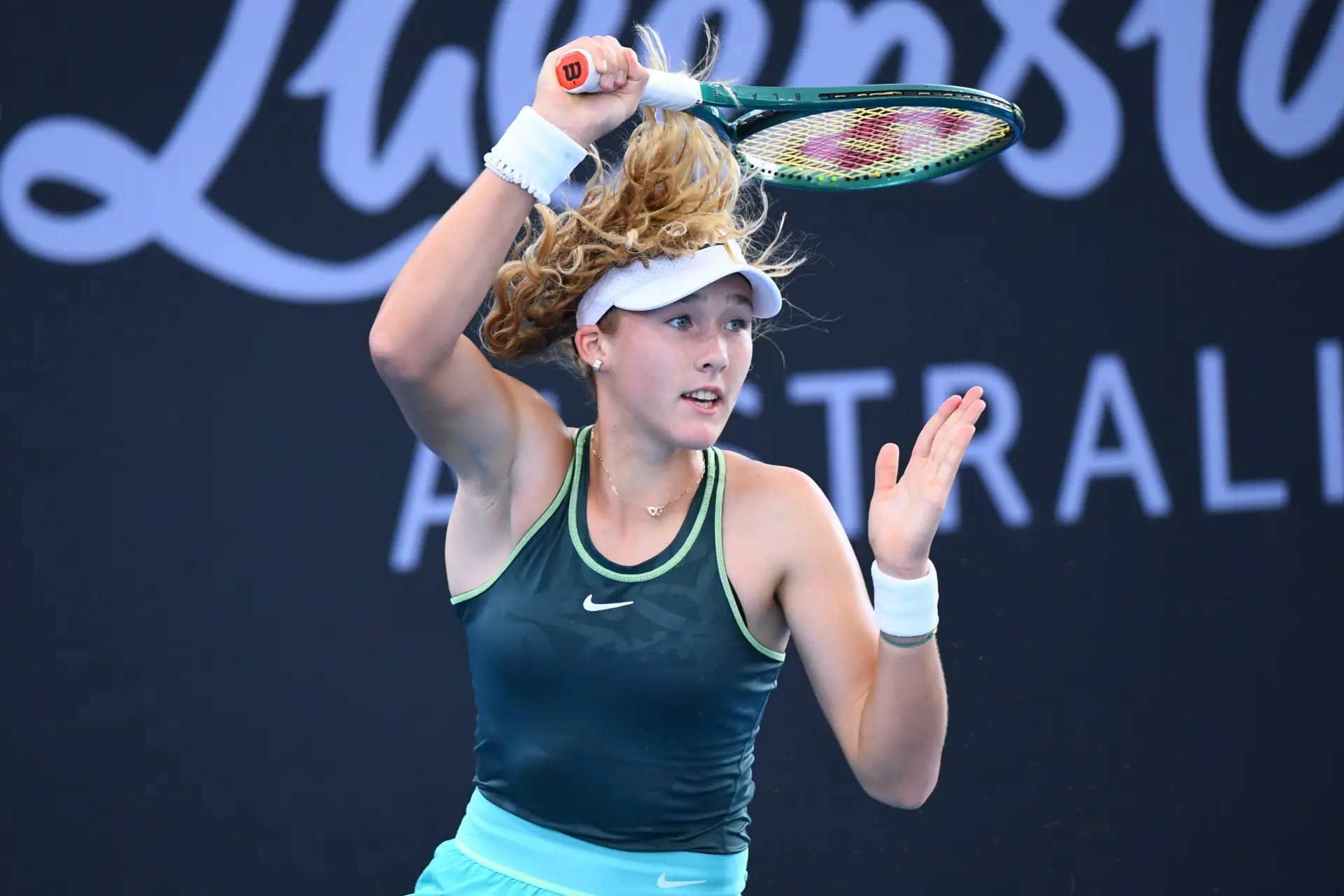 A jovem estrela Andreeva elimina a tricampeã do Grand Slam Jabeur do Open da Austrália de 2024