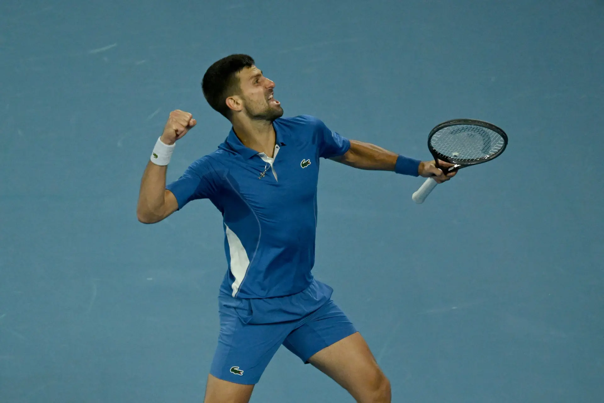 Novak Djokovic responde de forma agressiva a um espetador do Open da Austrália, durante o jogo frente a Popyrin: "Vem dizer isso na minha cara"