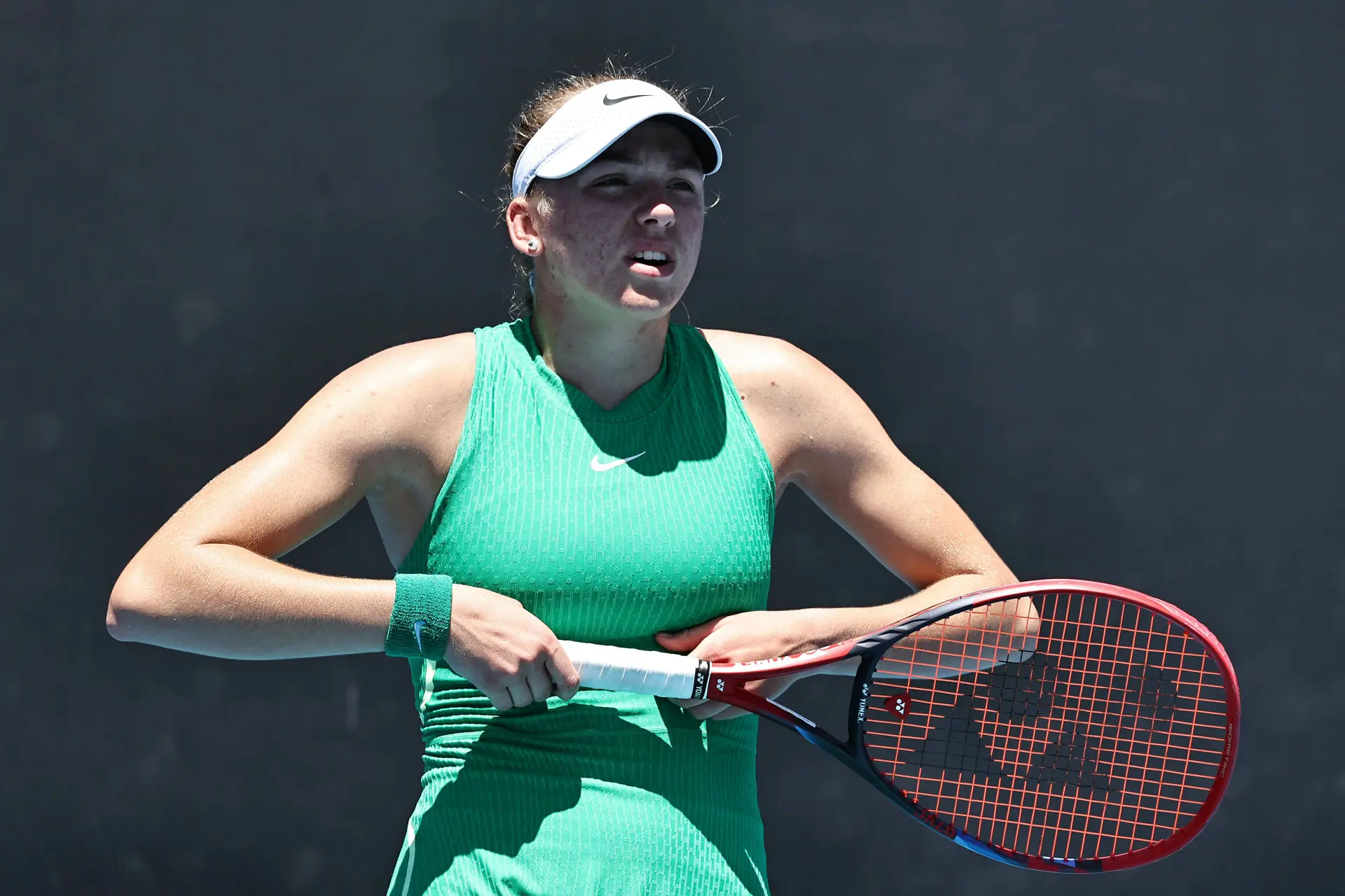 Quem é Alina Korneeva? A campeã do Open da Austrália júnior que brilhou em Portugal e pode ser adversária de Beatriz Haddad Maia na 2ª ronda do slam australiano